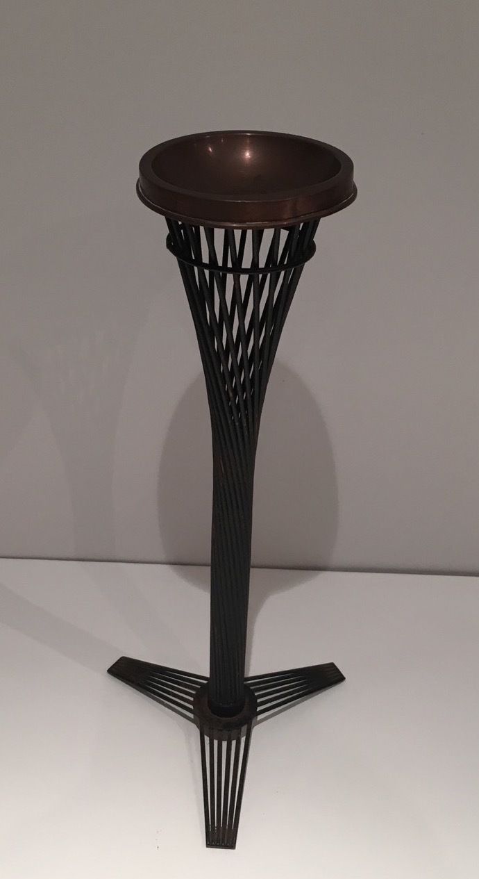Ashtray In Brass On Foot In Black Lacquered Metal Wire photo vintage