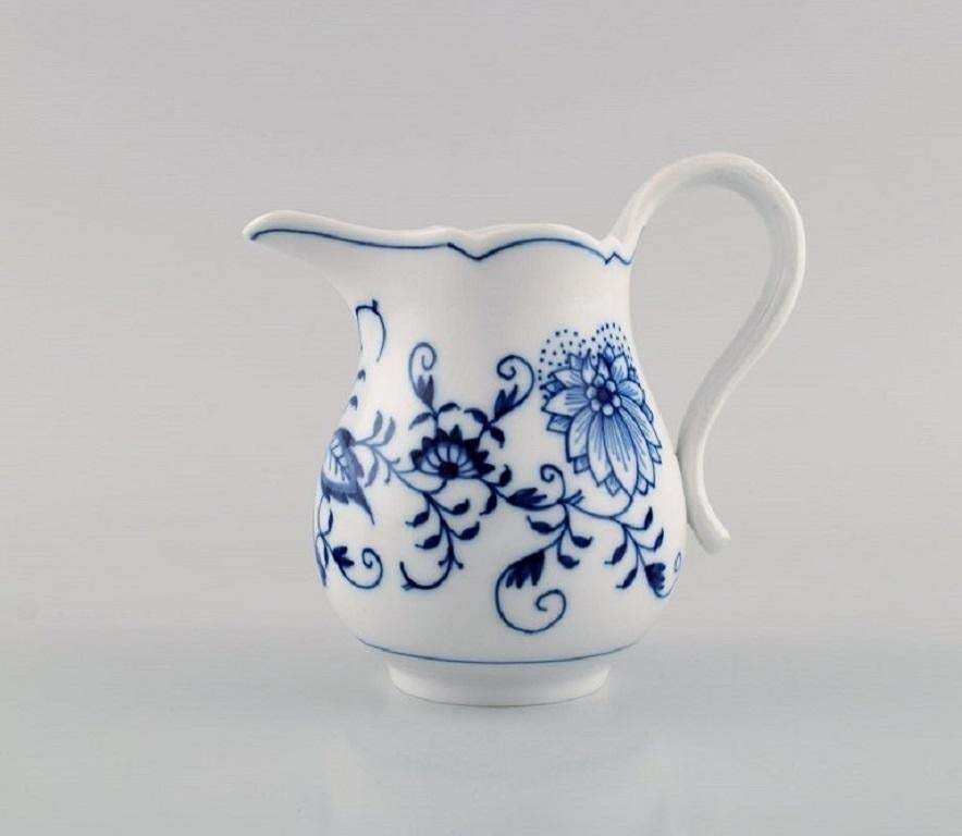 Meissen Blue Onion Egoist Coffee Service In Hand Painted Porcelain, Approx. 1900 photo 269.0