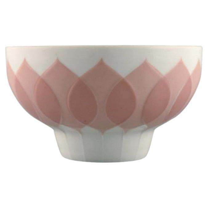 Bol de service en porcelaine Lotus, par Bjørn Wiinblad pour Rosenthal, décor feuilles de lotus