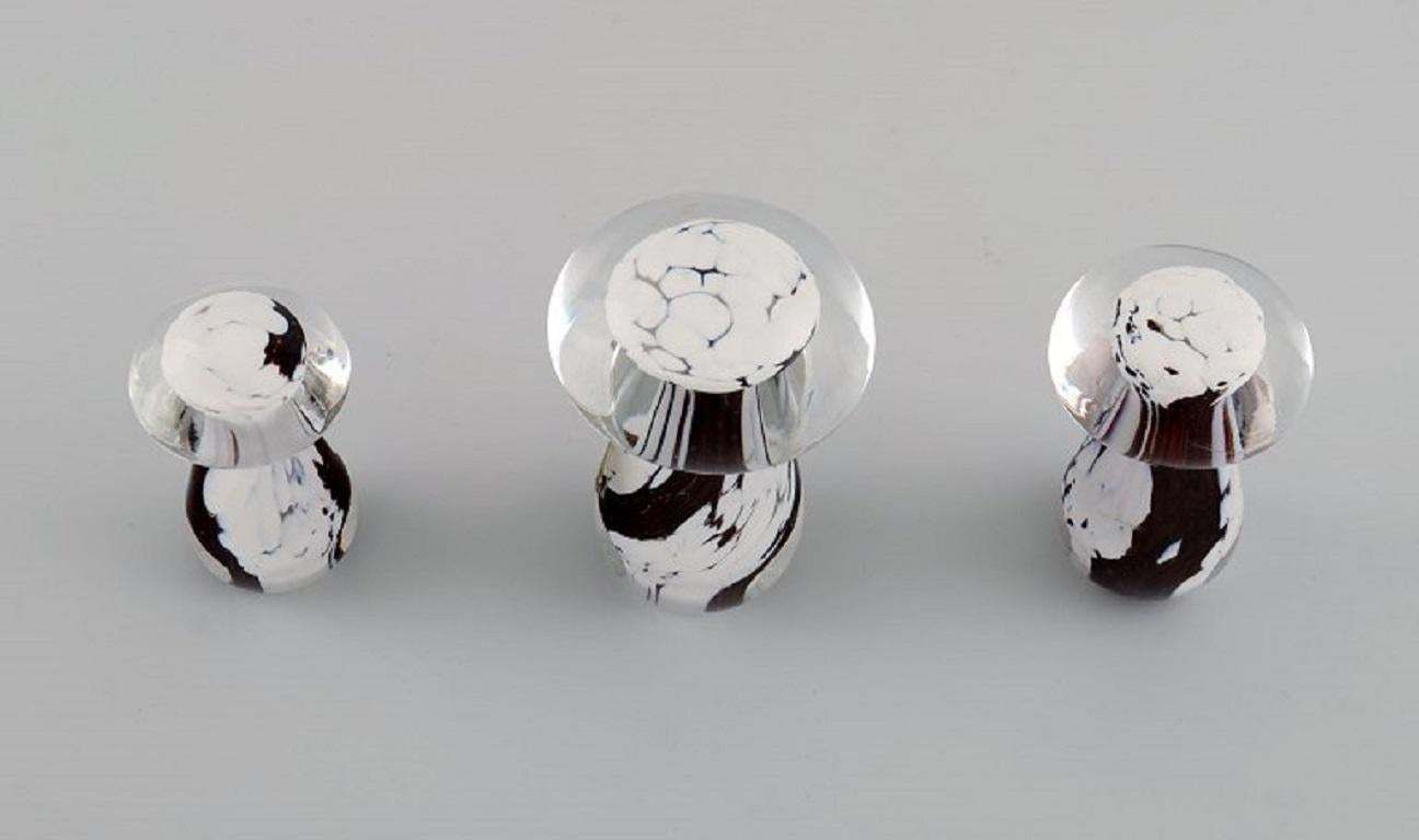 Smålandshyttan, Sweden. Eight Mushrooms In Mouth Blown Art Glass. 1960s / 70s photo for sale