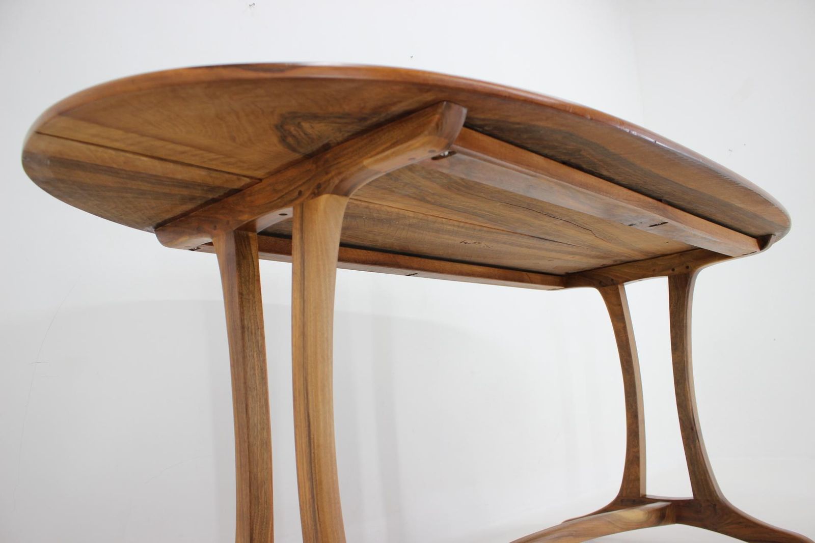 Unieke op maat gemaakte eettafel photo vinterior