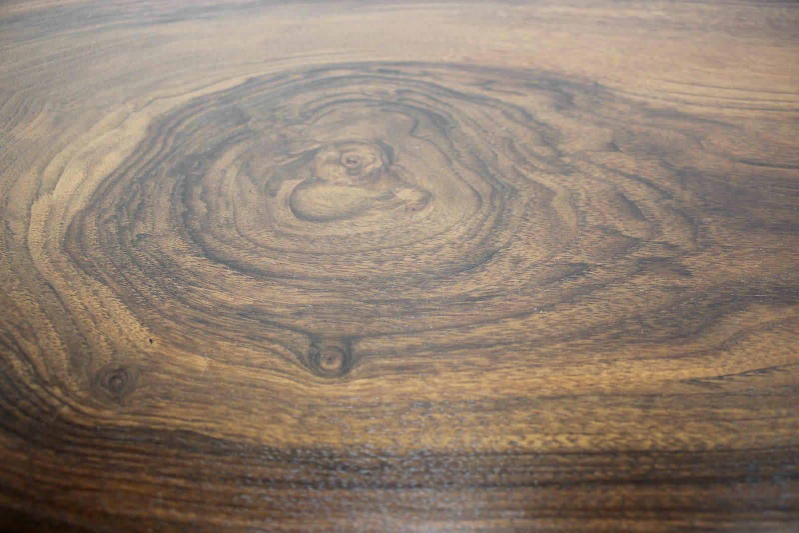 photo furniture Unieke op maat gemaakte eettafel