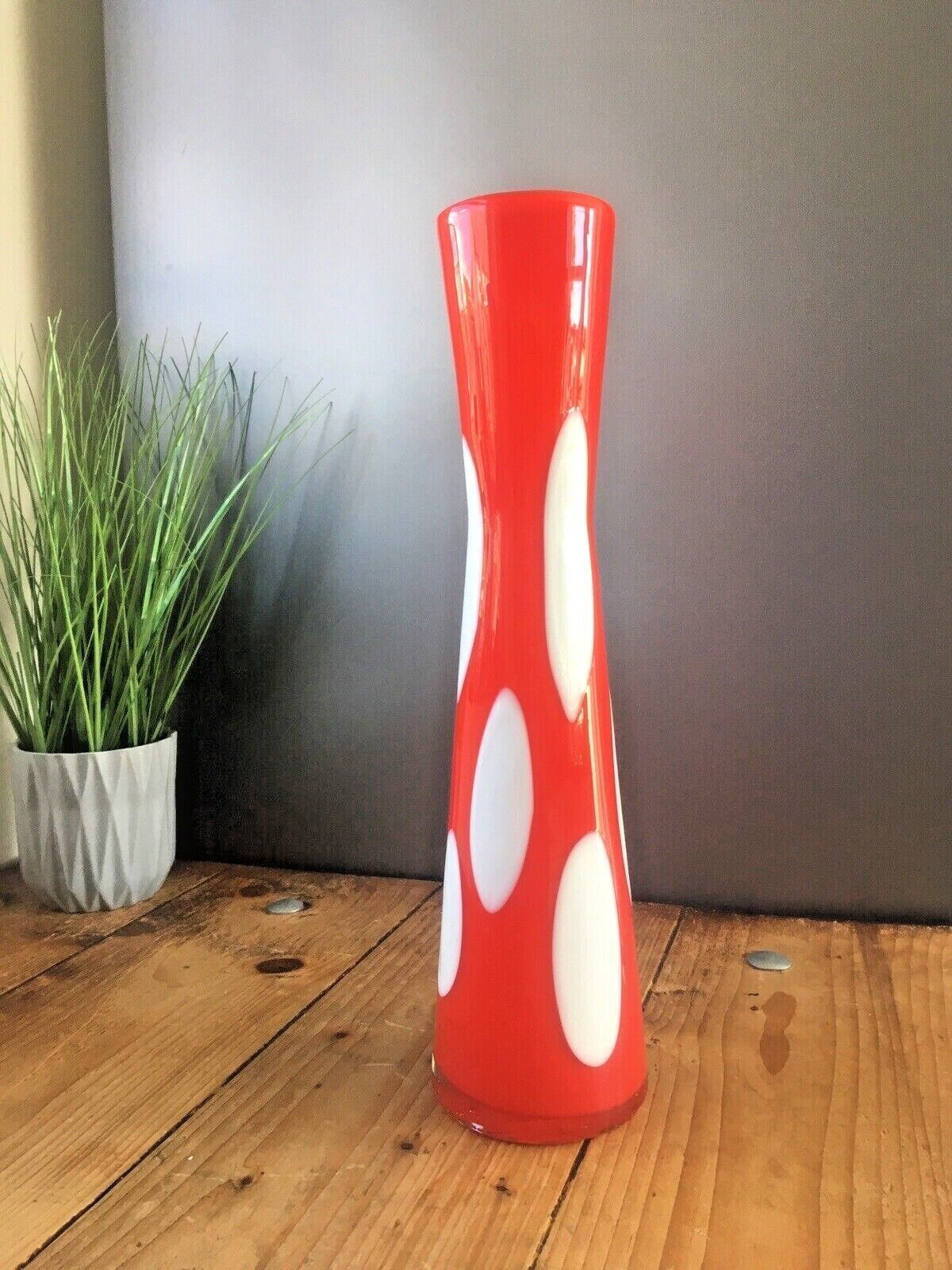 Vintage Retro Pop Art Red White Dot Bubble Spots Funky 70's Space Age Style Vase