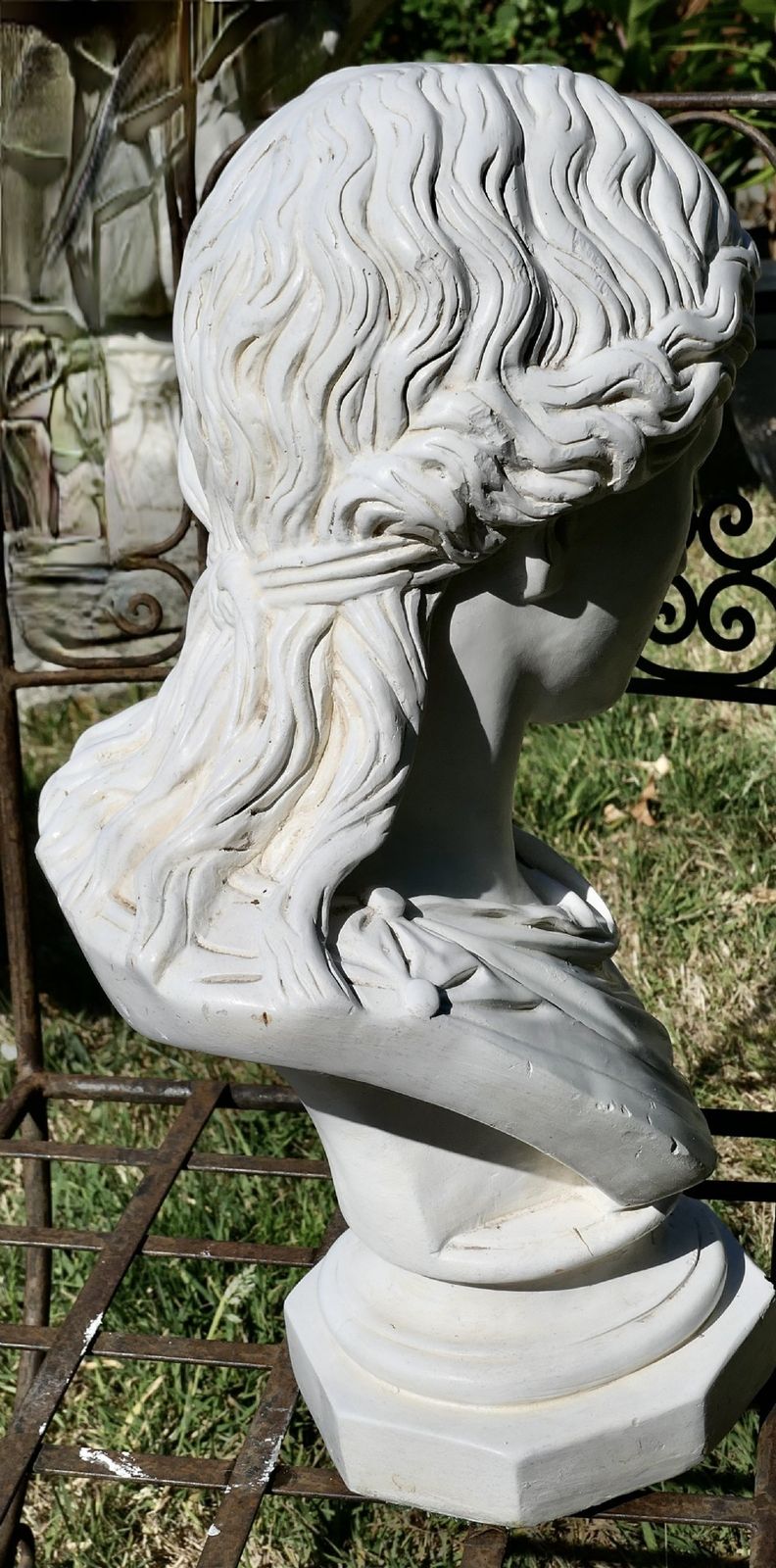 A Good Large Bust Of A Roman Lady In The Pre Raphealite Style photo 834.0