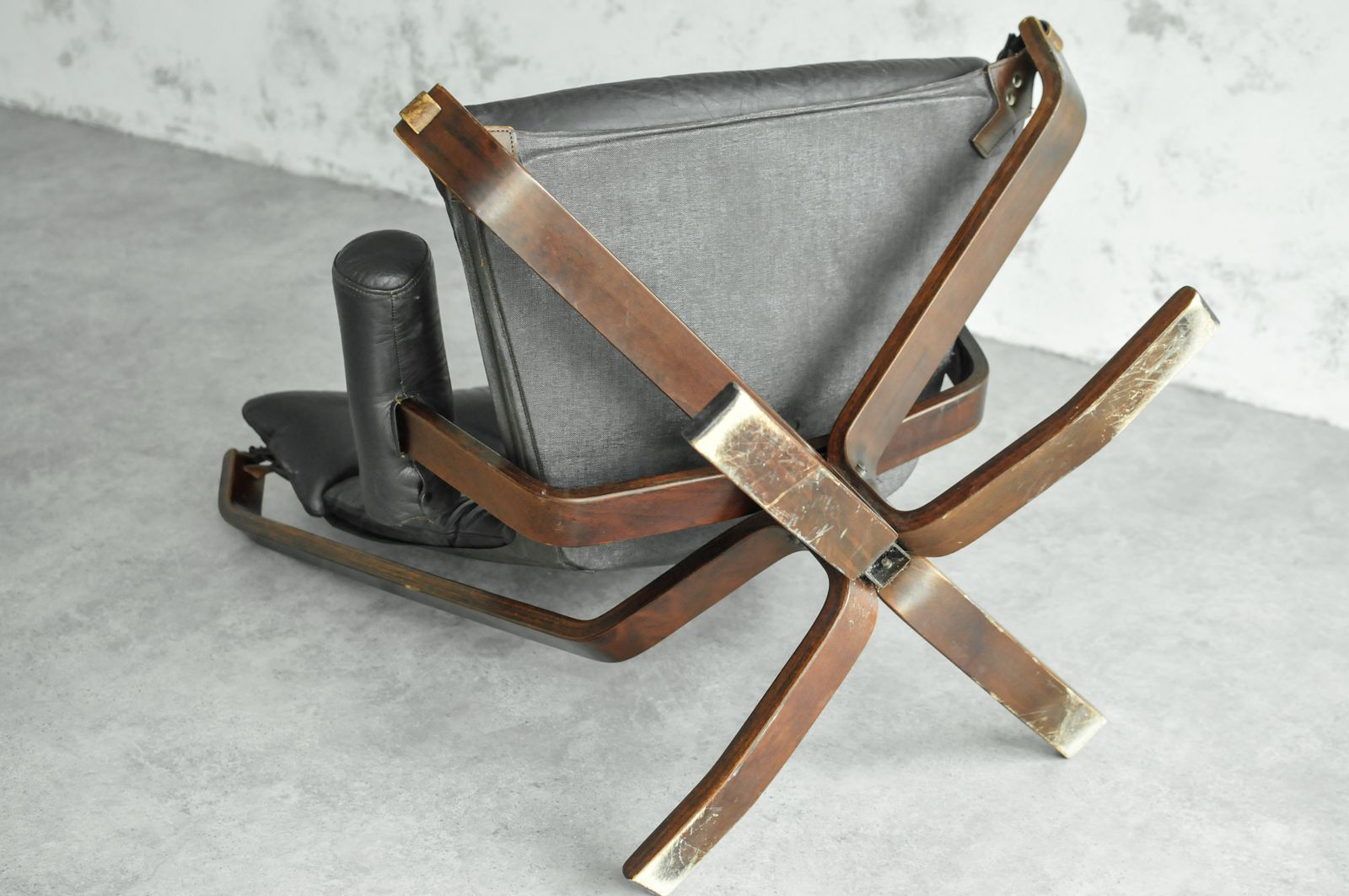photo buy Superstar Armchair And Footstoo