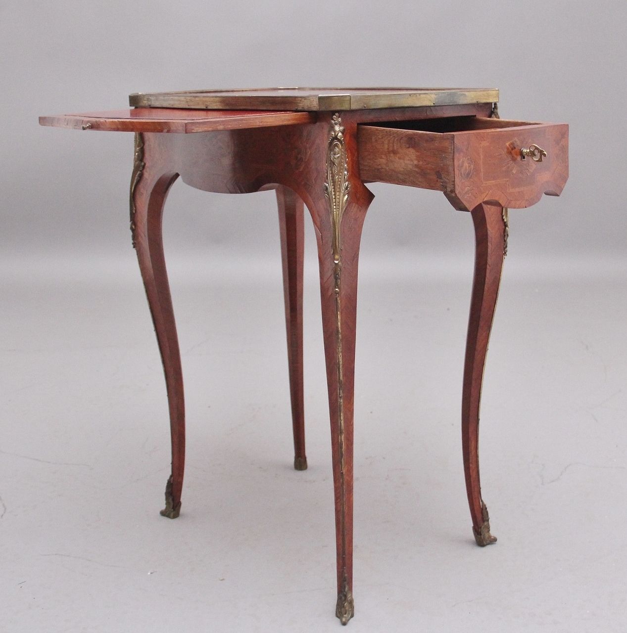 photo vintage Early 20th Century French Kingwood And Marquetry Side Table