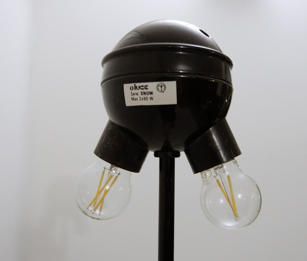 Mid Century Modern "Snow" Table Lamp By Vico Magistretti For O Luce photo 1525.0