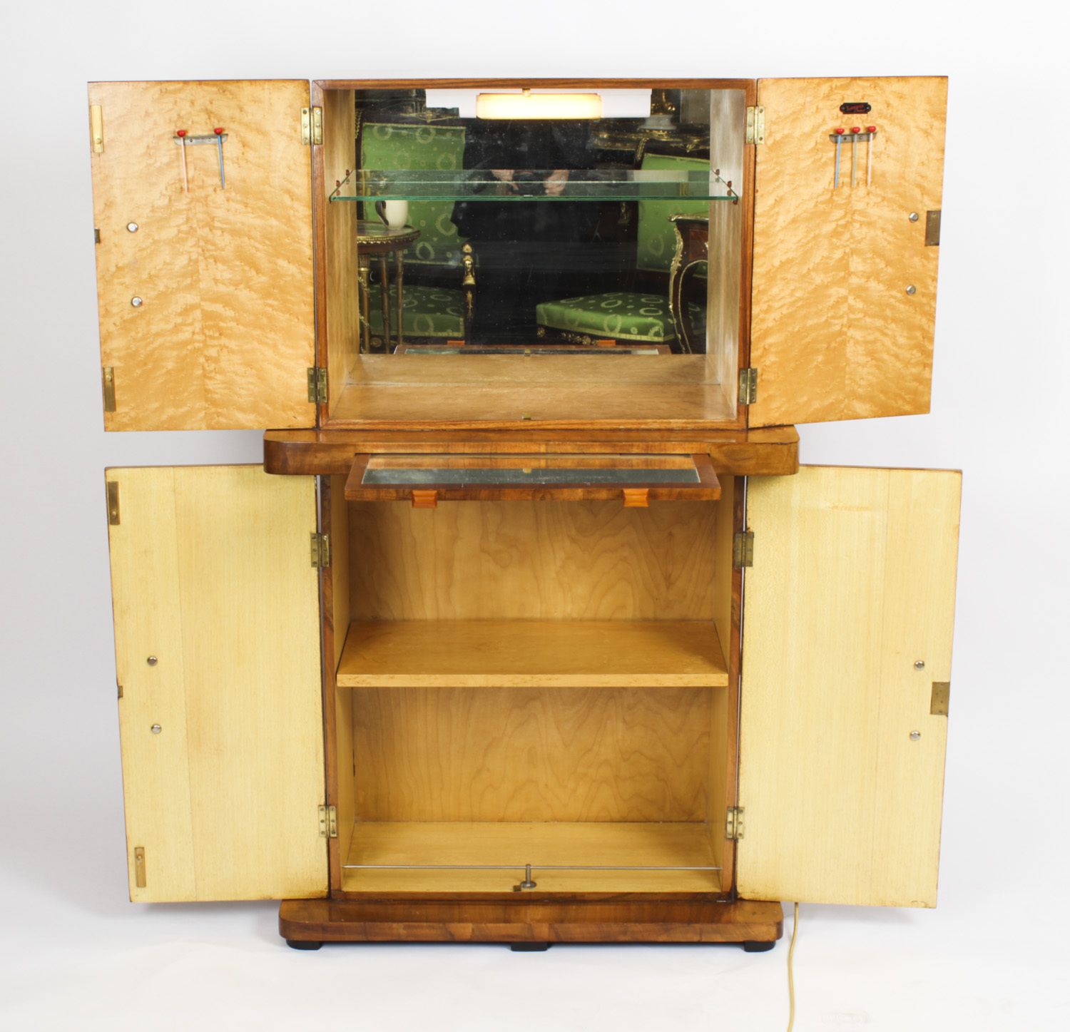 photo vintage Art Deco Epstein Manner Burr Walnut Cocktail Cabinet Dry Bar C.1920
