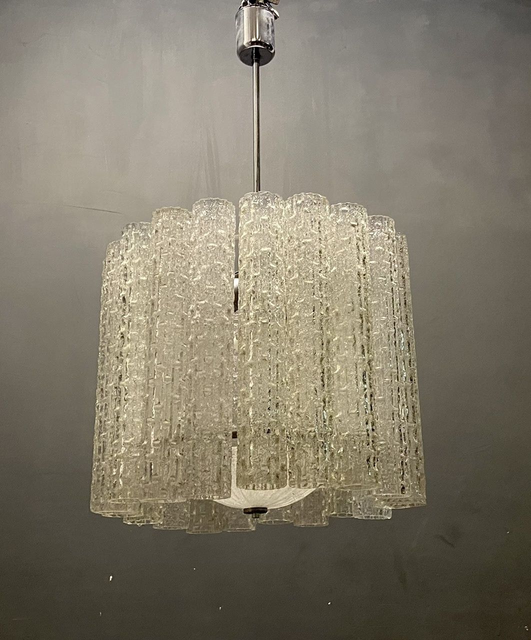 photo vinterior Large Italian Midcentury Murano Glass Tube Chandelier By Toni Zuccheri