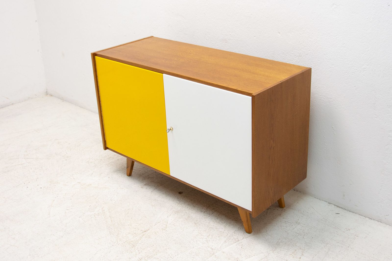 Volledig Gerestaureerd Mid Century Dressoir U 450 Van Jiří Jiroutek, Jaren 1960, Tsjecho Slowakije photo buy