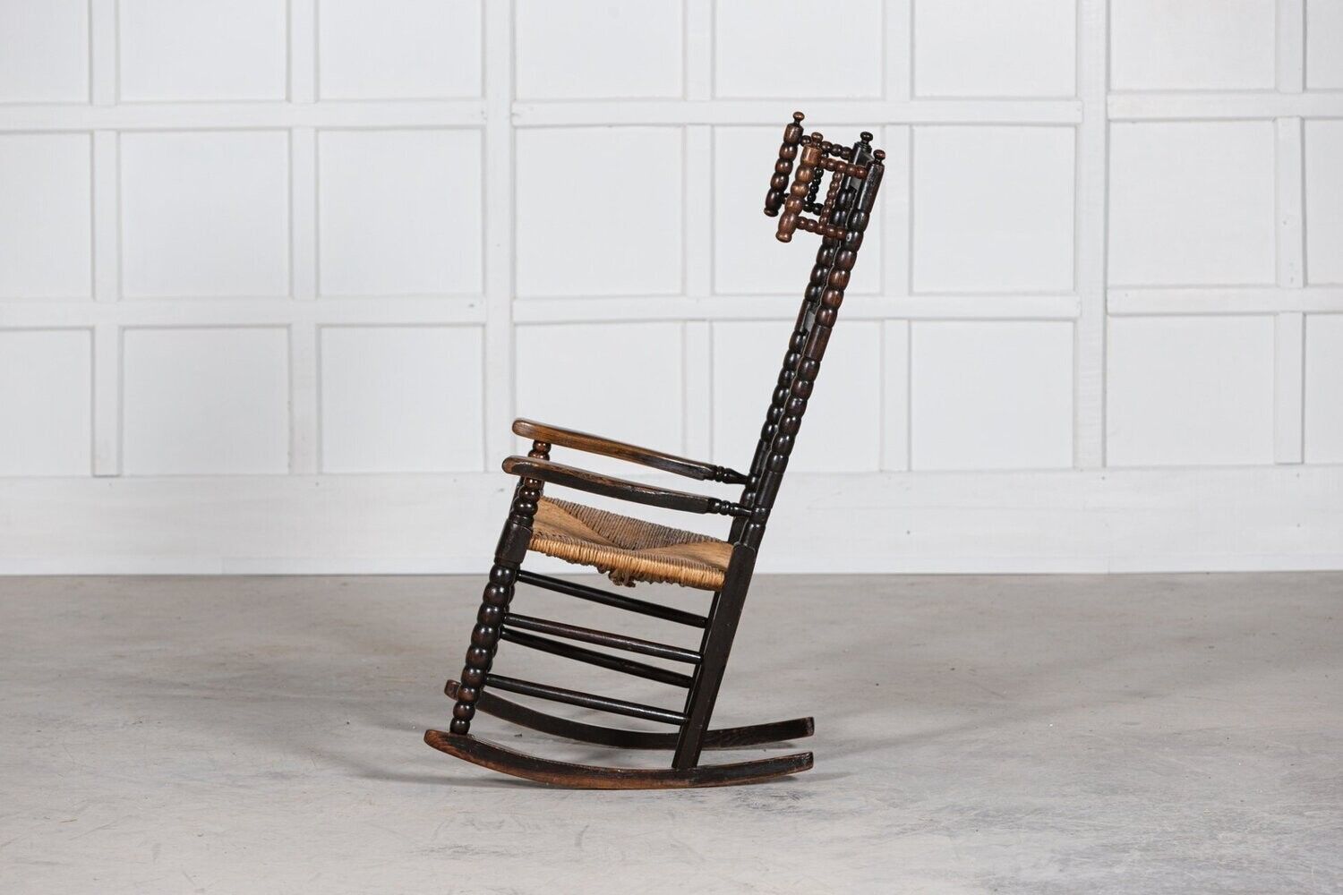 Ernest Gimson Style Ash & Elm Bobbin Turned Rocking Chair photo Furniture