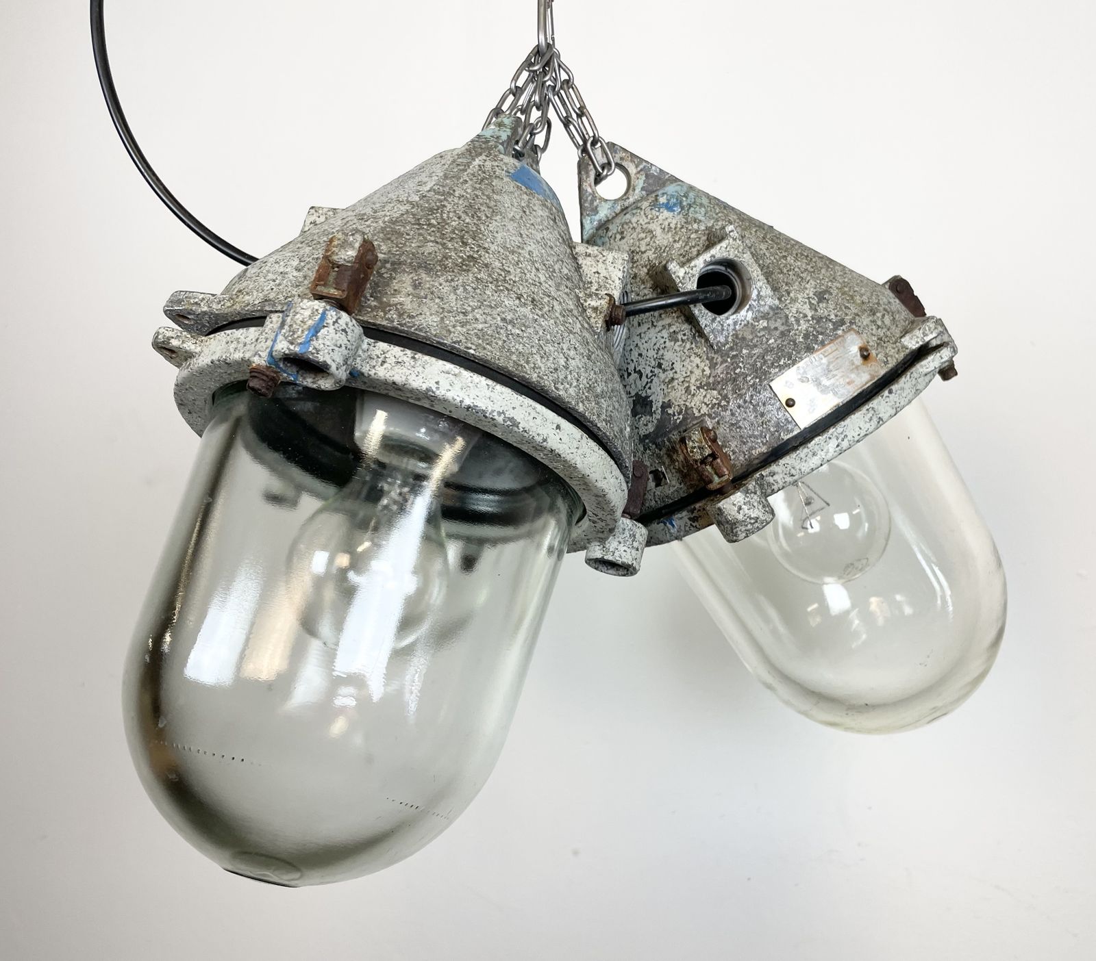 photo vintage Industrial Explosion Proof Chandelier, 1970s