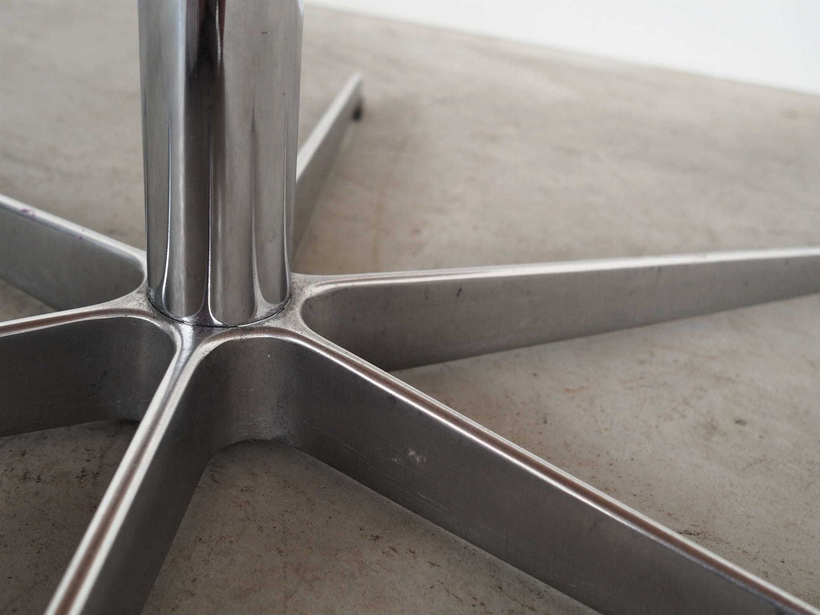 Meubels Essen Tafel, Deens Design, Ca. Jaren 1960, Ontwerper: Arne Jacobsen, Fabrikant: Fritz Hansen photo