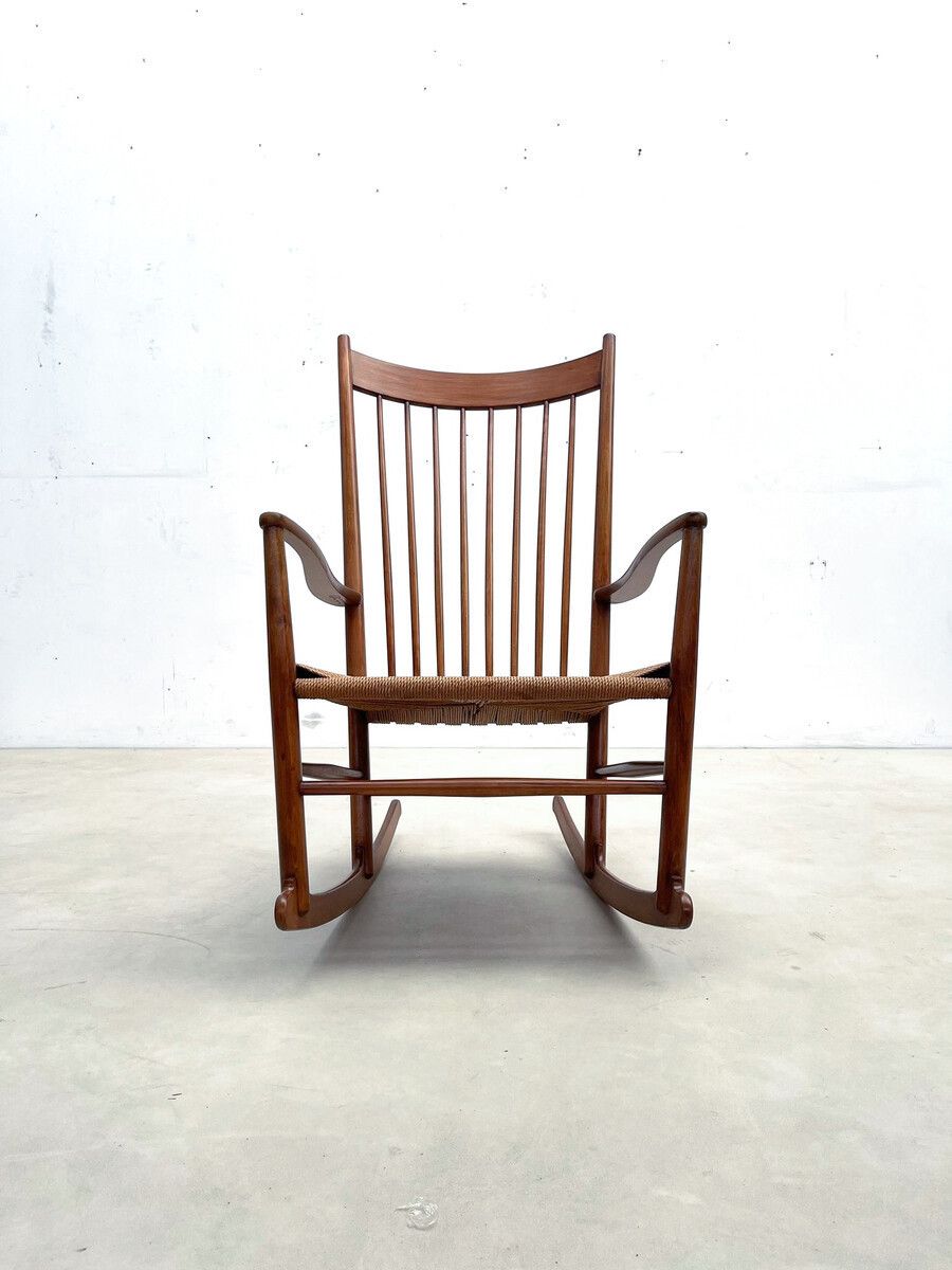 Mid Century "J16" Rocking Chair By Hans Wegner photo Furniture