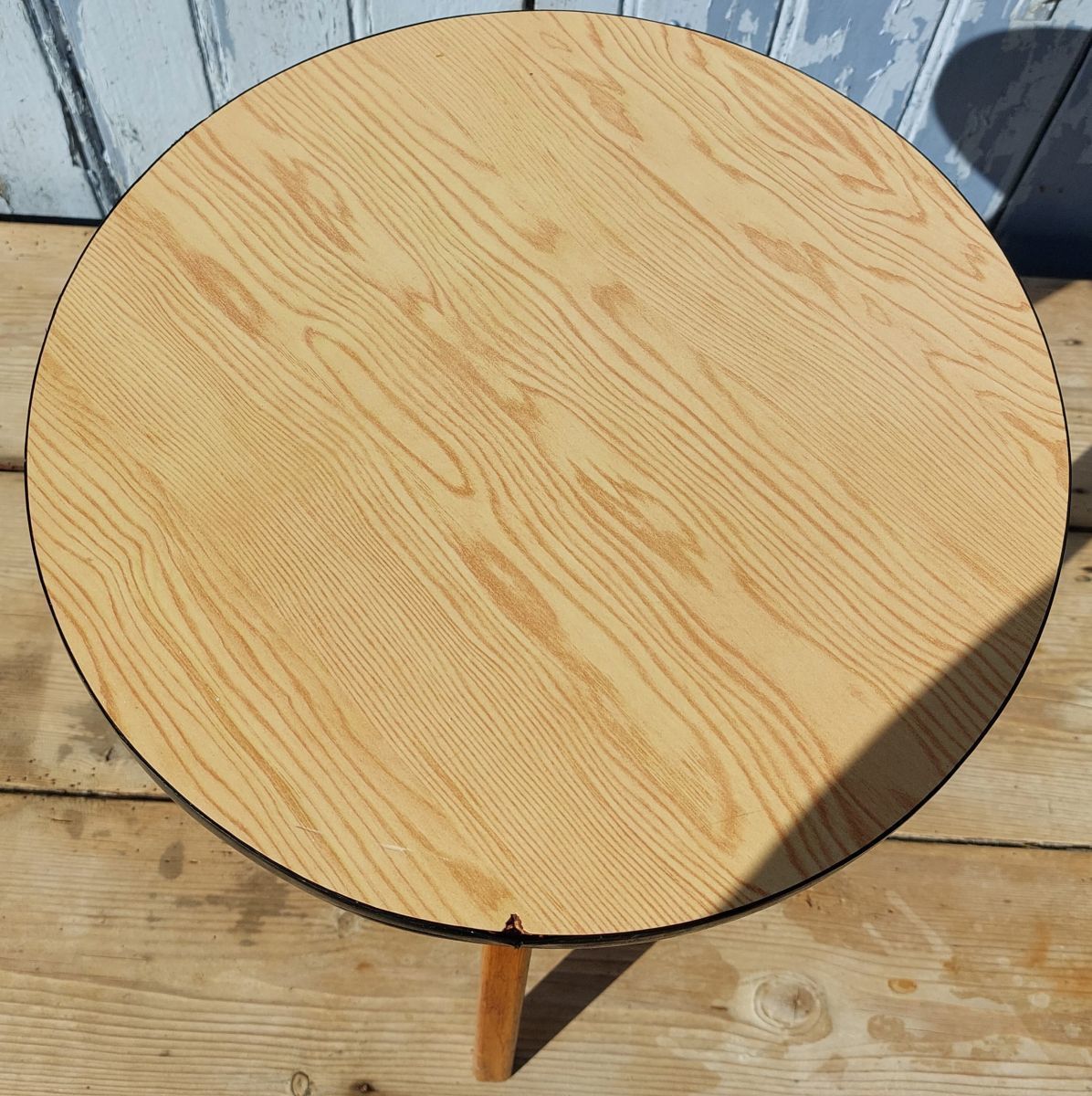 Round Formica Coffee Table photo Furniture
