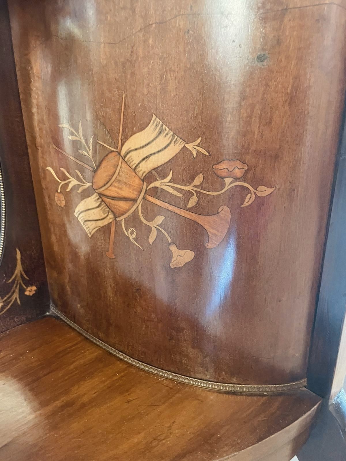 photo furniture Antique Quality Marquetry Inlaid Mahogany Display Cabinet