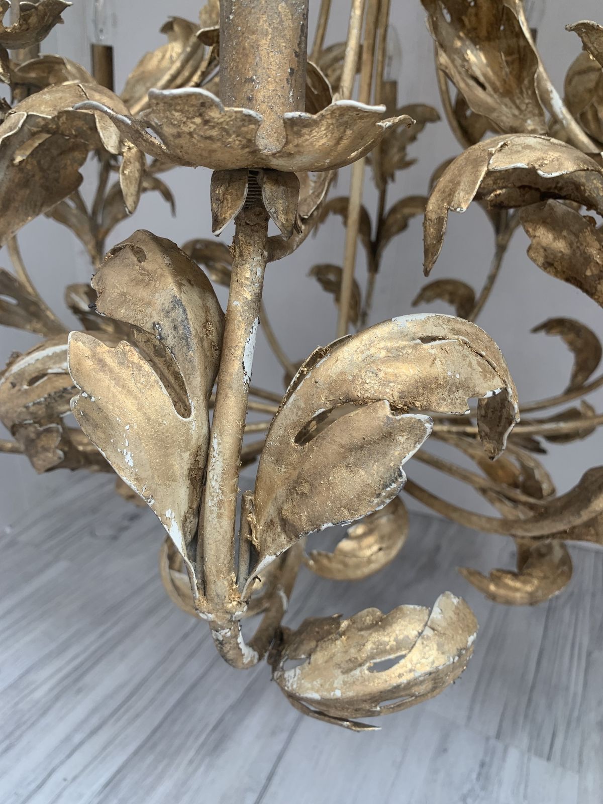 Chandelier In Gold  Handmade Painted Metal, 10 Lights, Wrought Iron Florentine Art Made In Italy photo vinterior