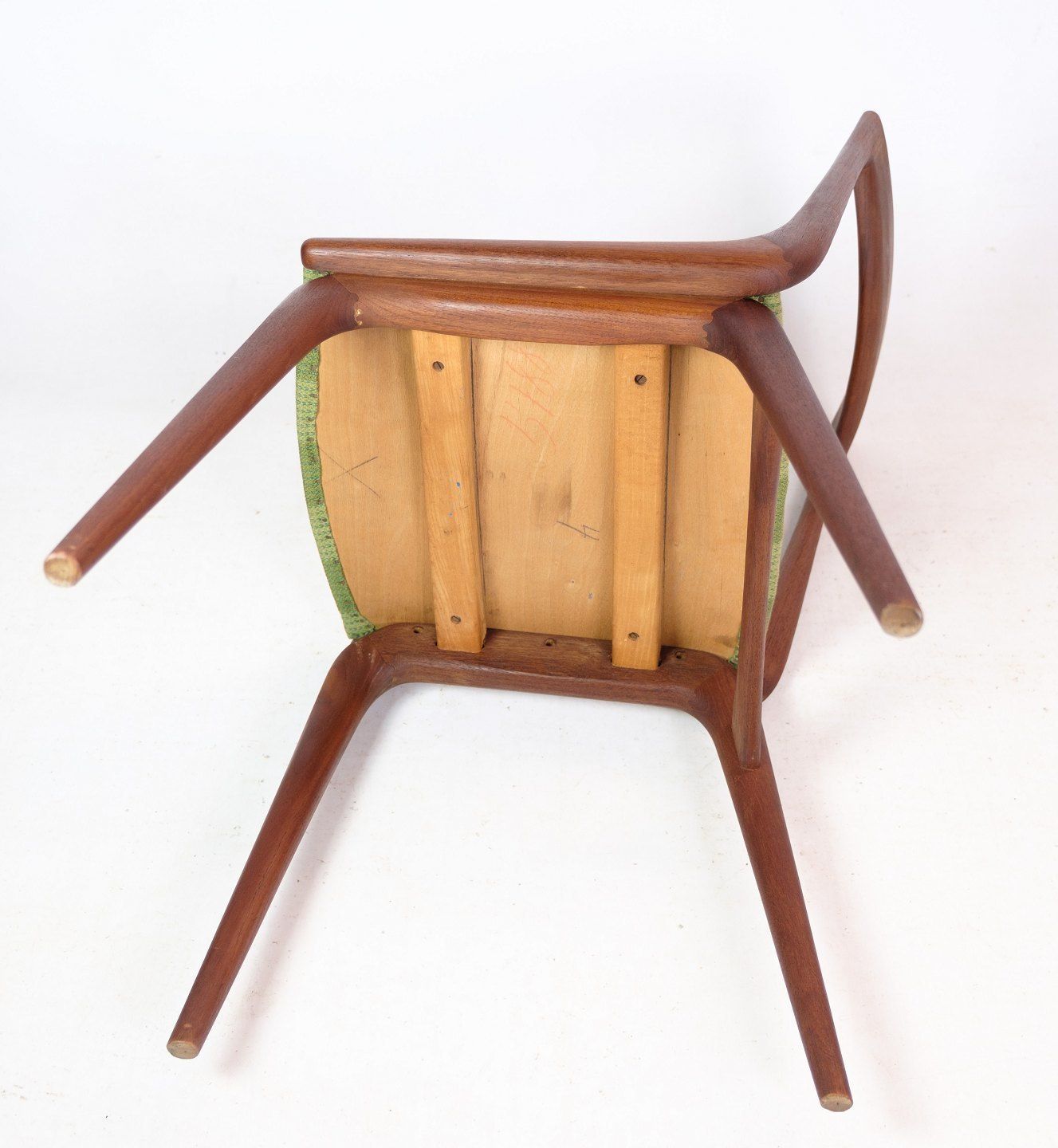 photo furniture Four Dining Chairs Model Boomerang Made In Teak By Alfred Christensen For Slagelse Møbelfabrik From 1960s