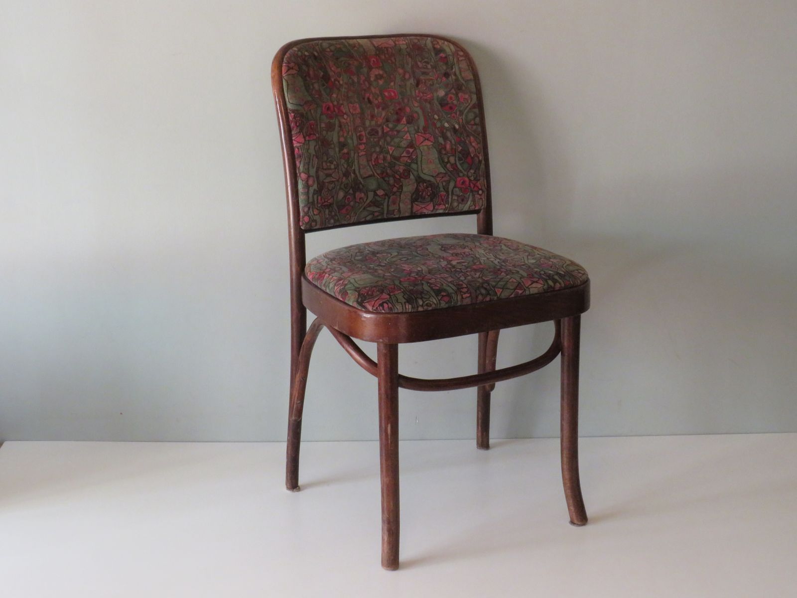 photo for sale 4 Thonet Chairs, Model Prague No. 811, First Half Of The 20th Century