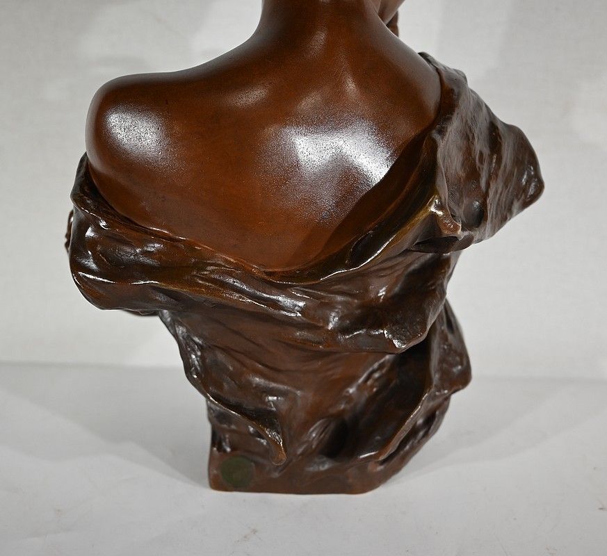 4377.5 Bronze “Young Mischievous Woman” By G. Van Der Straeten, Art Nouveau – Late 19th Century photo