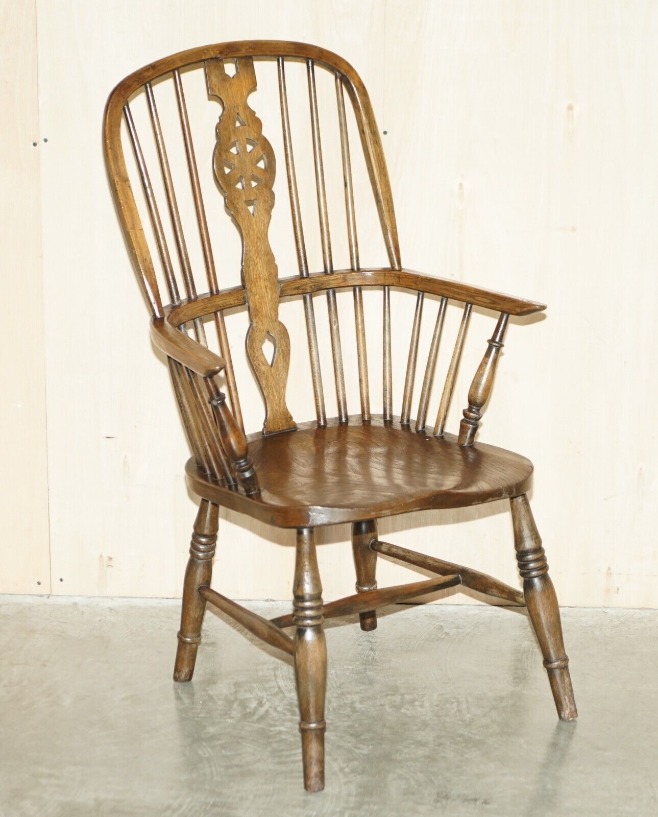 Victorian Antique 19th Century Elm Wheel Hoop Back West Country Windsor Armchair