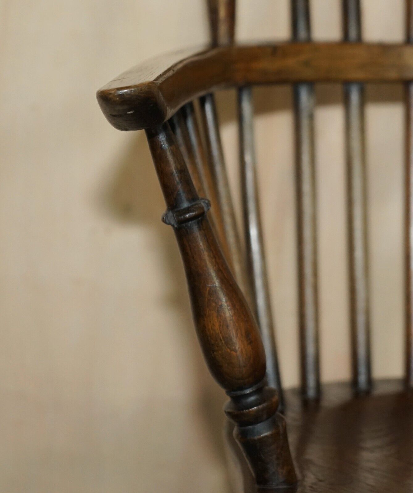 photo furniture Victorian Antique 19th Century Elm Wheel Hoop Back West Country Windsor Armchair