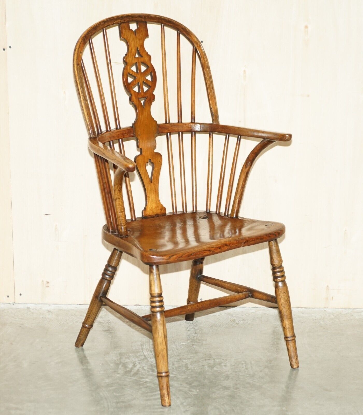 Rich Colour Antique 19th Century Elm Wheel Back West Country Windsor Armchair