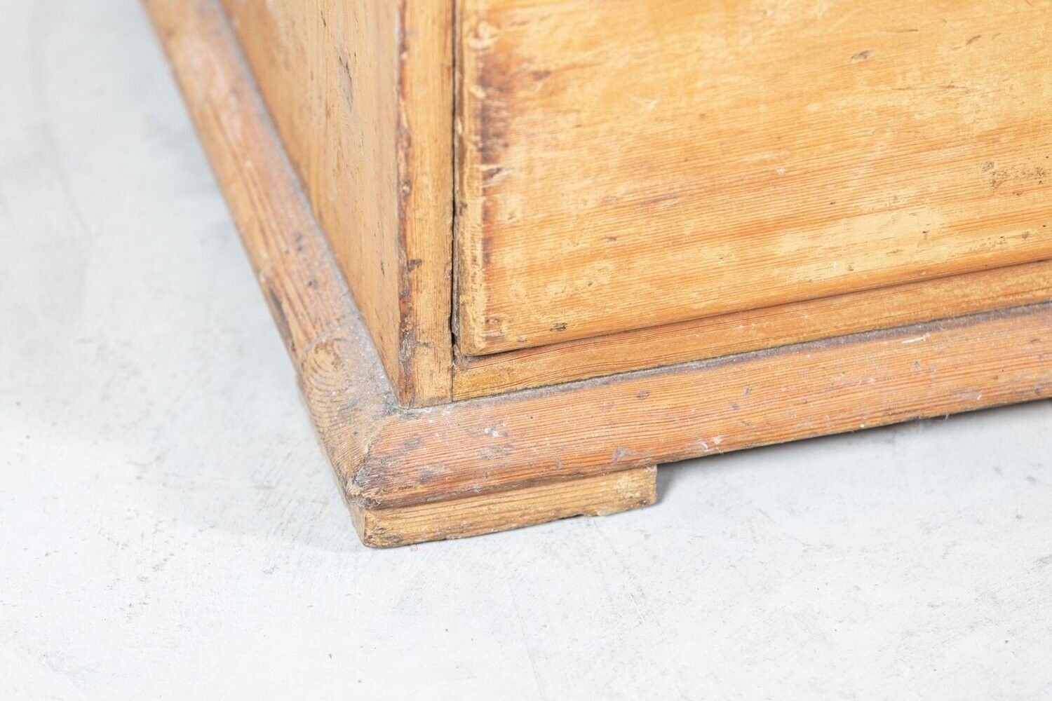 Furniture 19thc Pedimented English Pine Linen Press photo