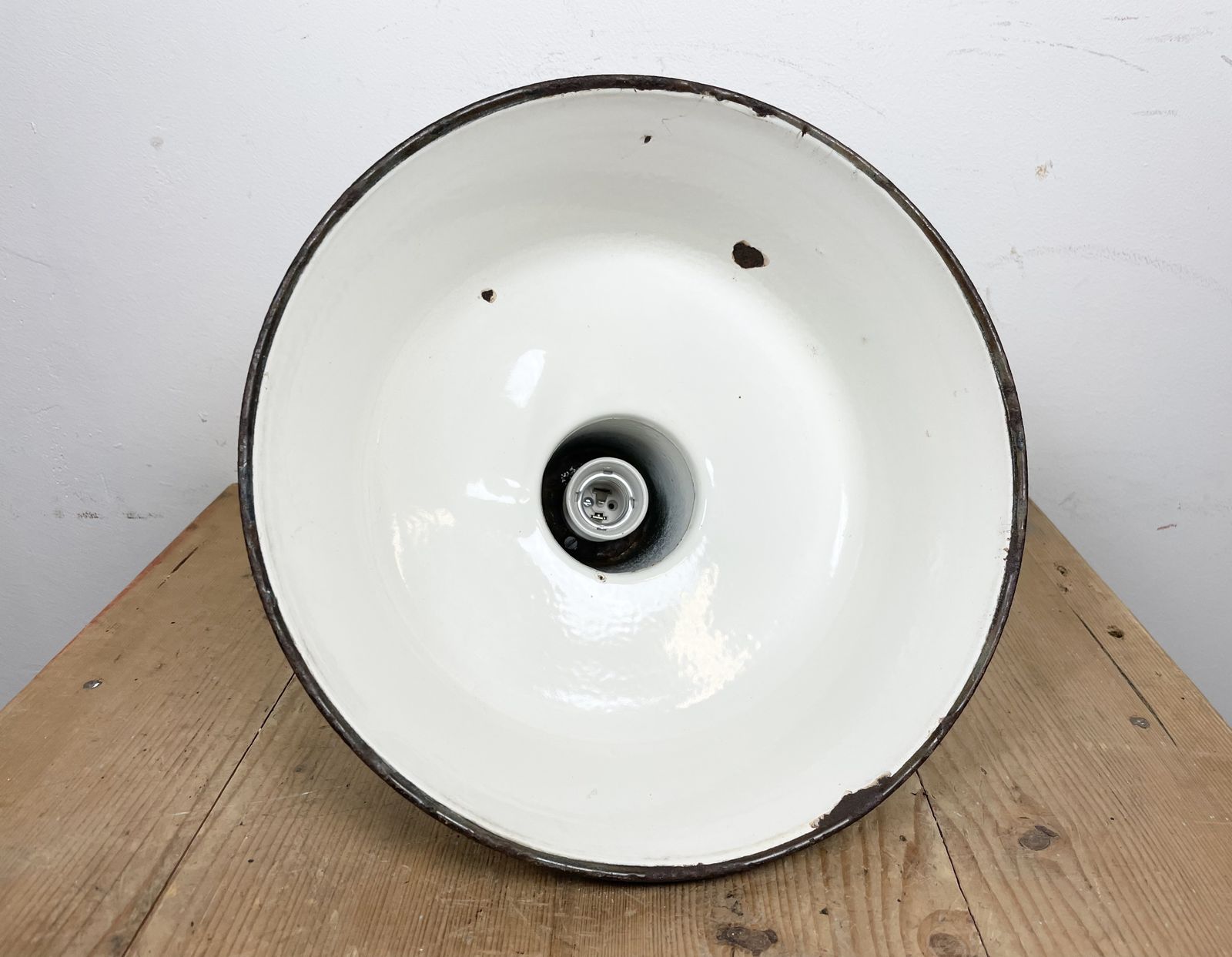 photo buy Industrial Green Enamel Factory Lamp With Cast Iron Top, 1960s, 6x