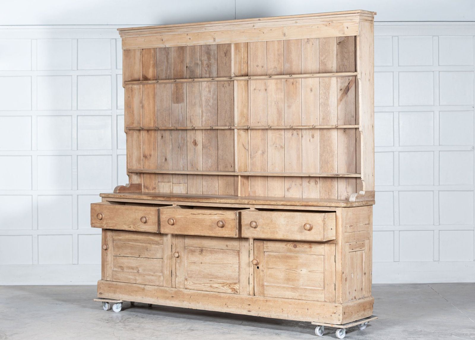 Monumental 19thc English Pine Farmhouse Dresser photo vinterior