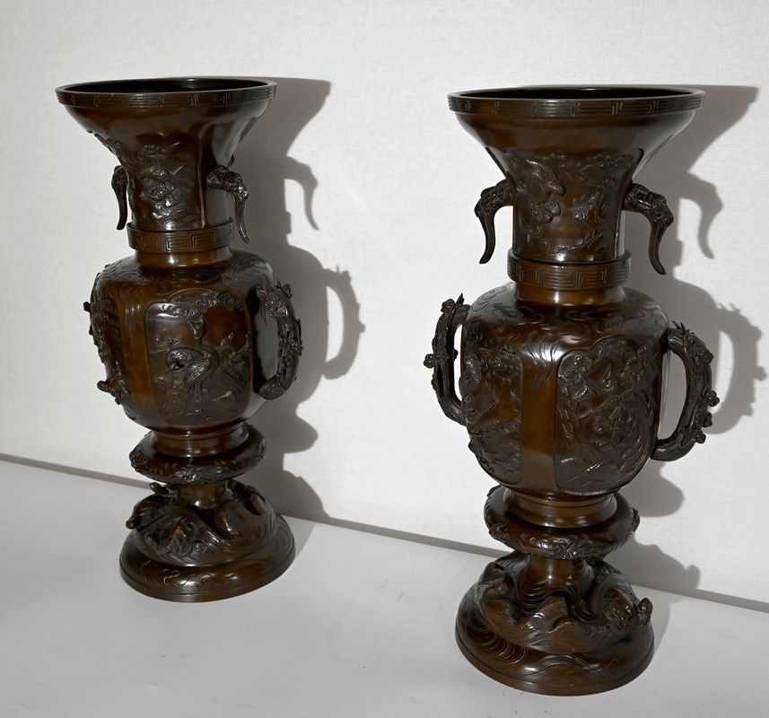 Important Pair Of Bronze Vases, Japan, 1900 photo for sale