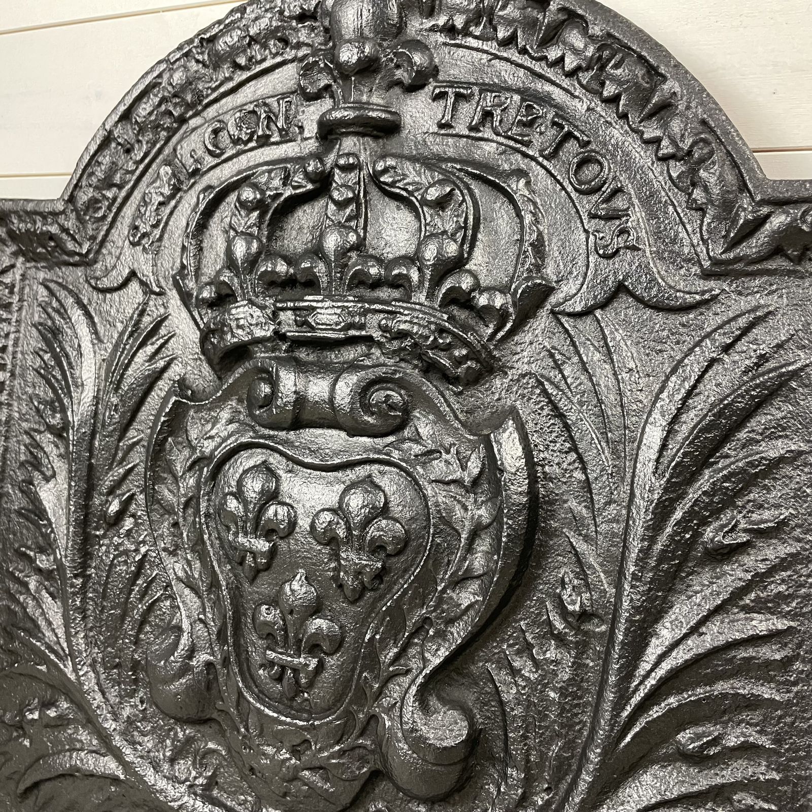 Antique Cast Iron Fire Back With Crown Design photo Home Fixtures