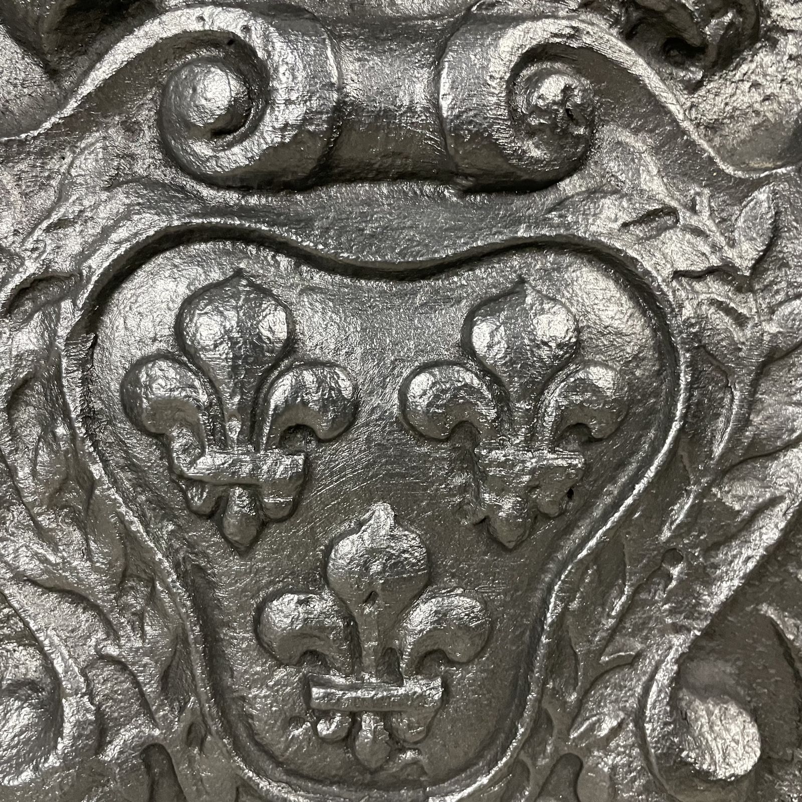 Antique Cast Iron Fire Back With Crown Design photo vinterior