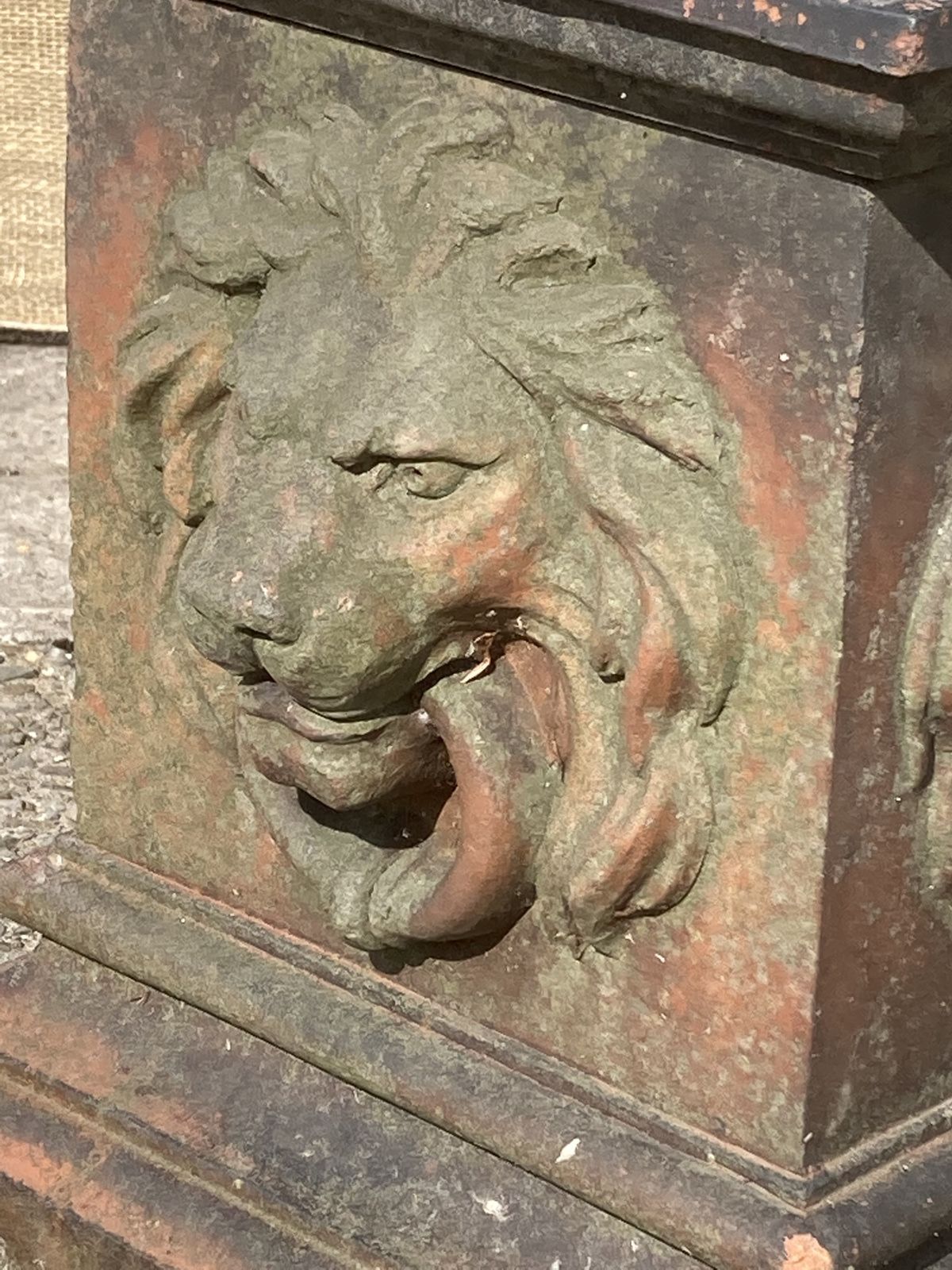 Garden Decor Victorian Terracota Garden Urn Plant Stand photo