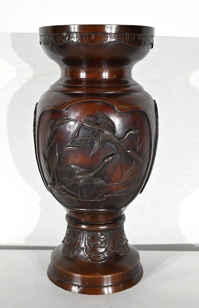 photo furniture Pair Of Bronze Vases, Asian Style   Xxth