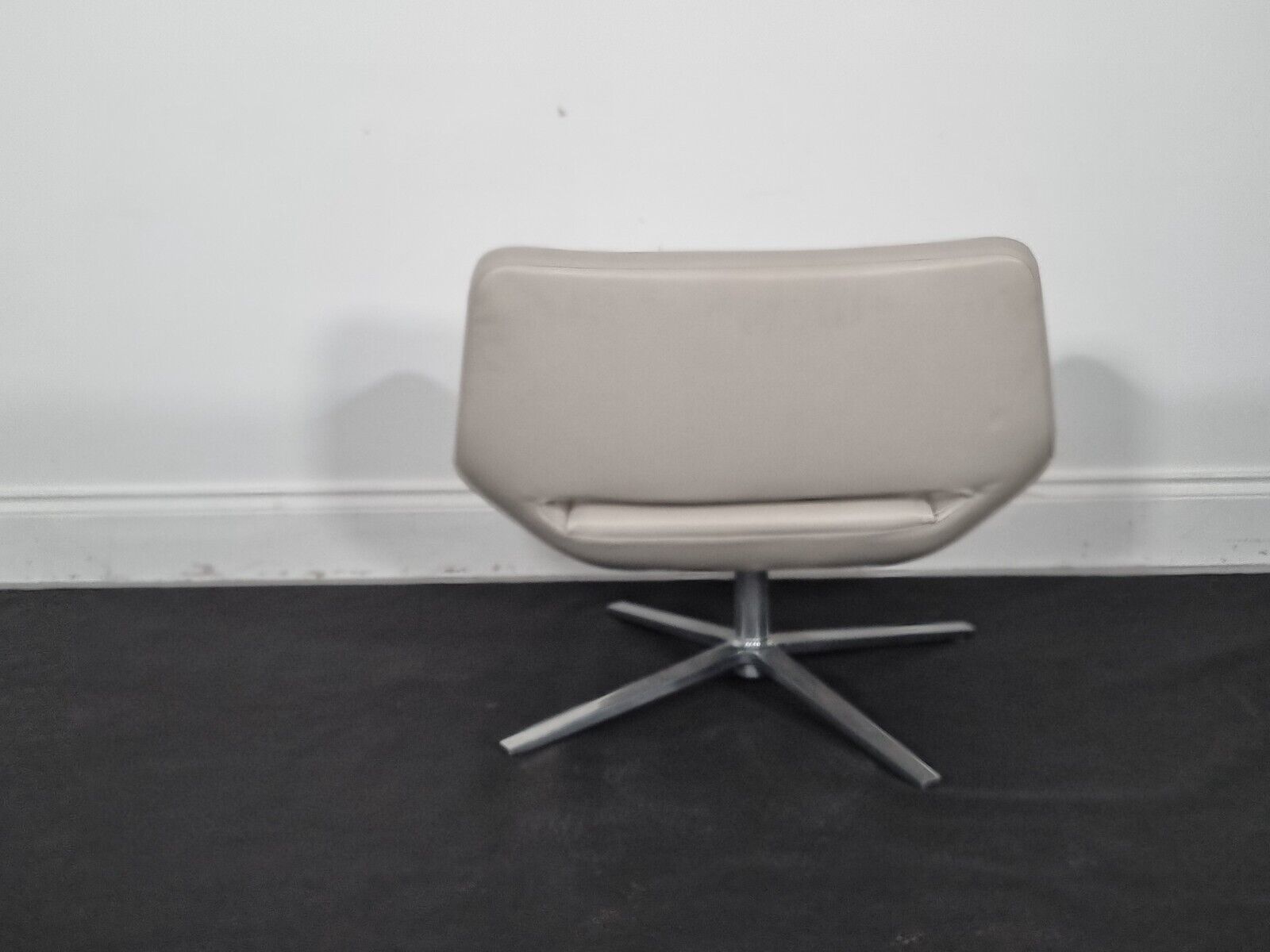 Stunning Bb Italia Metropolitan Chair In Cream Leather (Pic 4) photo vinterior
