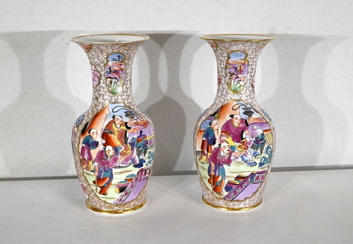 Pair Of Chinese Porcelain Vases   Early 20th Century