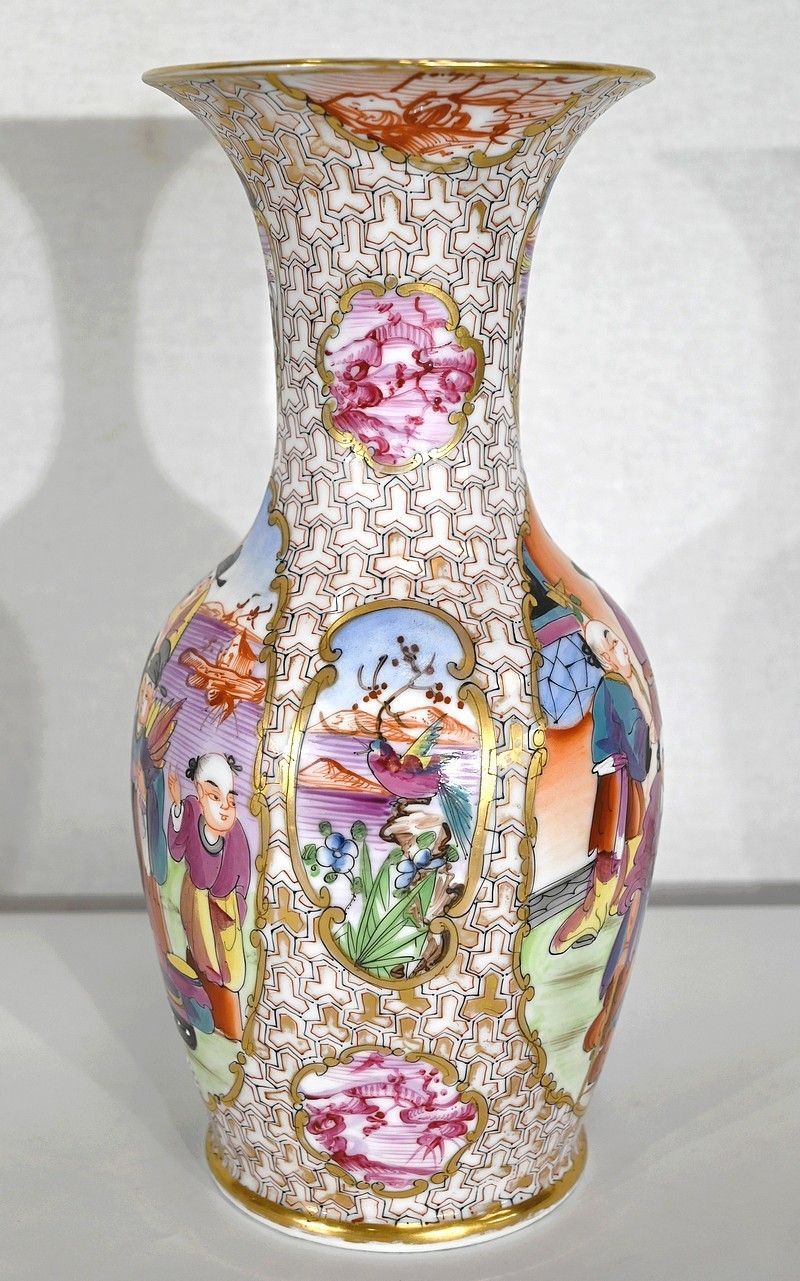photo vinterior Pair Of Chinese Porcelain Vases   Early 20th Century