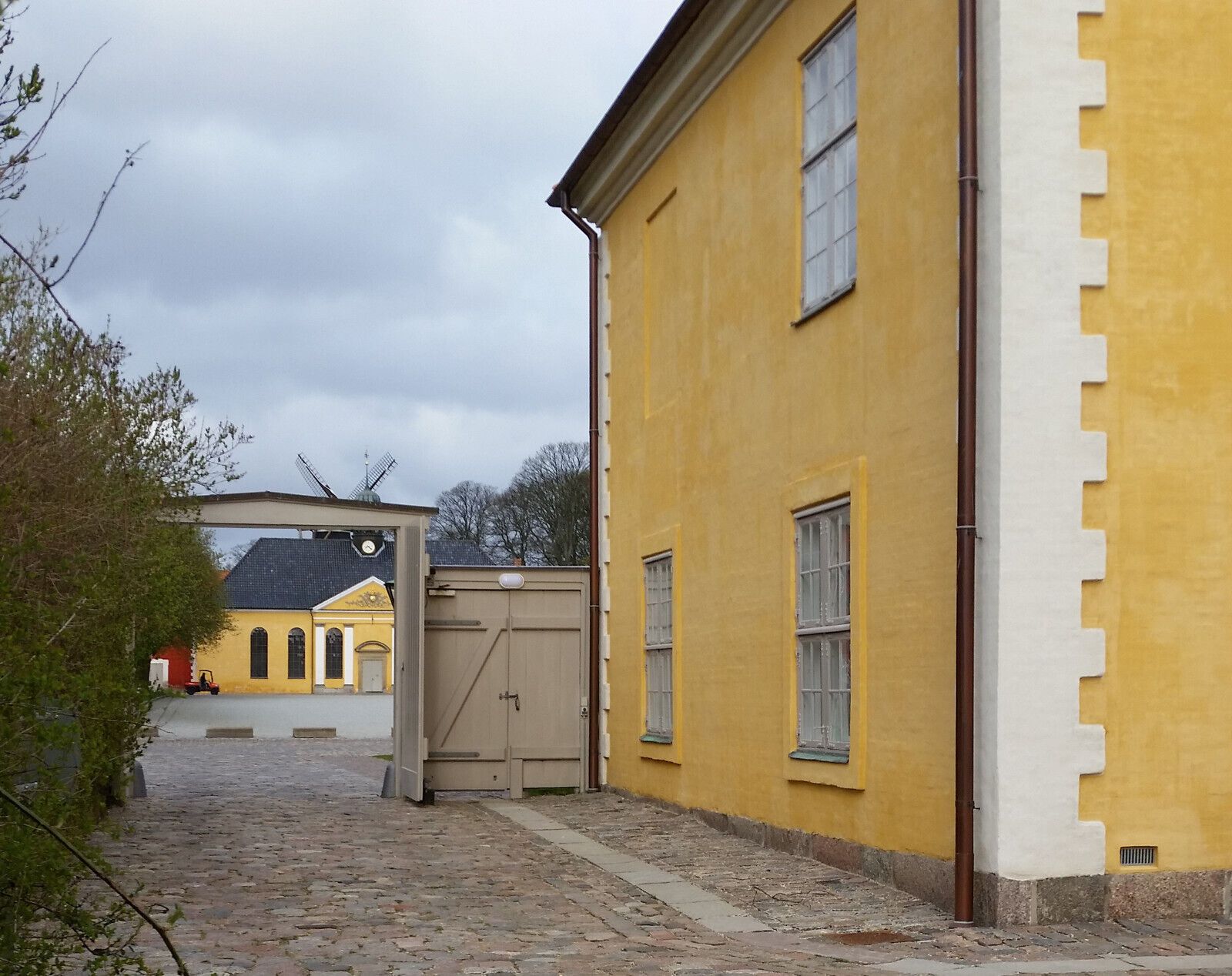 Furniture 19th Century Lacquer & Gilt Danish Baroque Armchairs From Kastellet, Copenhagen photo