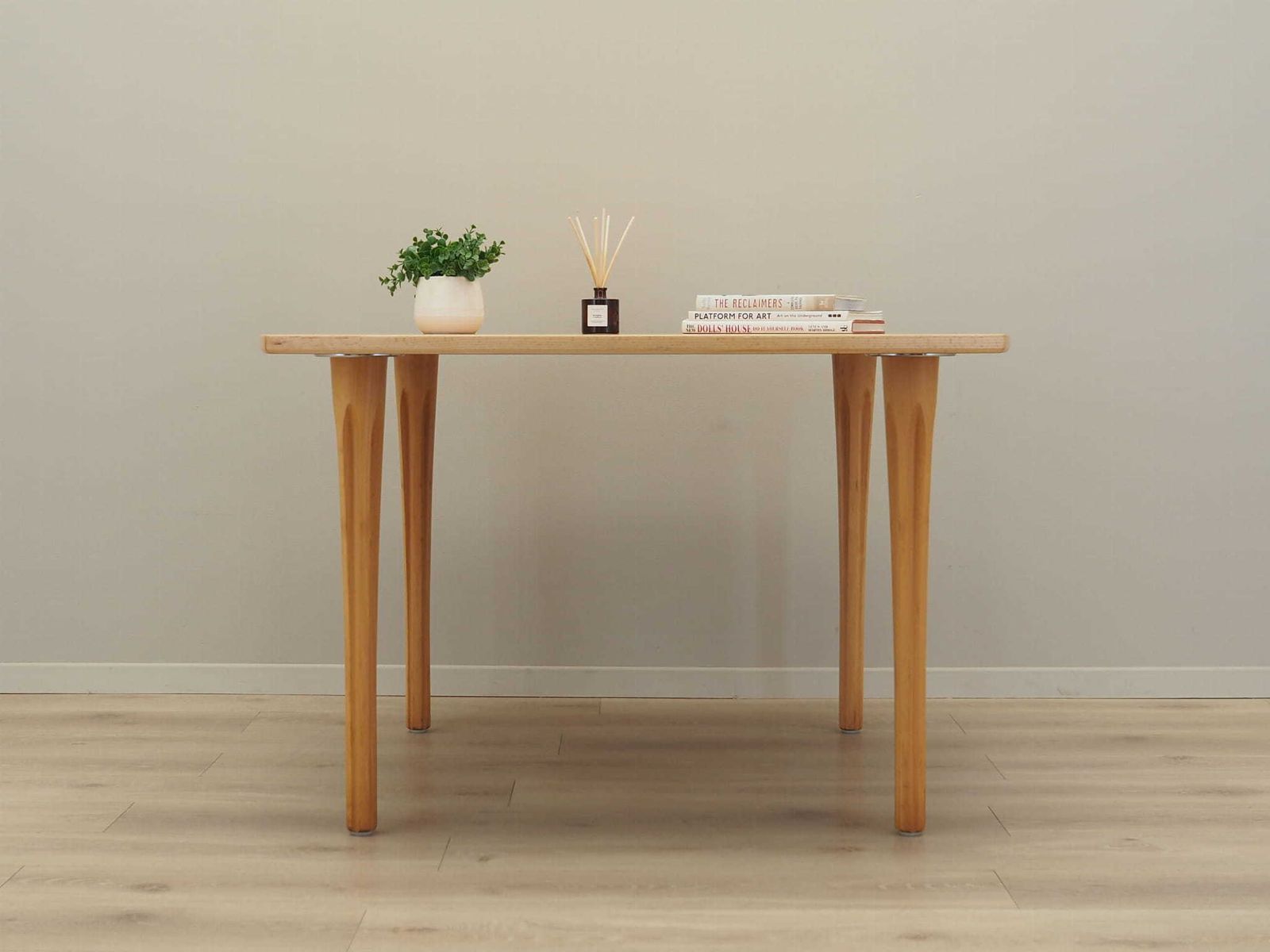 Beech Table, Danish Design, 1970s, Designer: Takshi Okamura & Erik Marquardsen, Production: Getama photo furniture