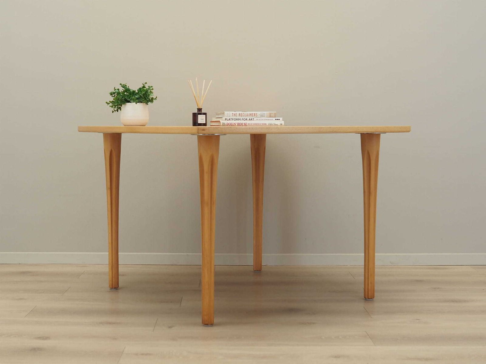 Beech Table, Danish Design, 1970s, Designer: Takshi Okamura & Erik Marquardsen, Production: Getama photo Furniture