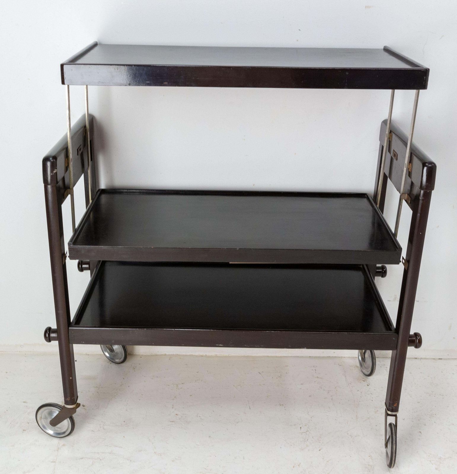 Table-desserte Geisha transformable en table à manger, France, vers 1950 photo Mobilier
