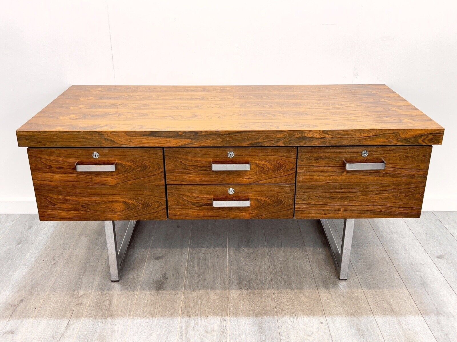 Trevor Chinn & Ray Leigh For Gordon Russell Prestige Rosewood & Chrome Sideboard photo Furniture