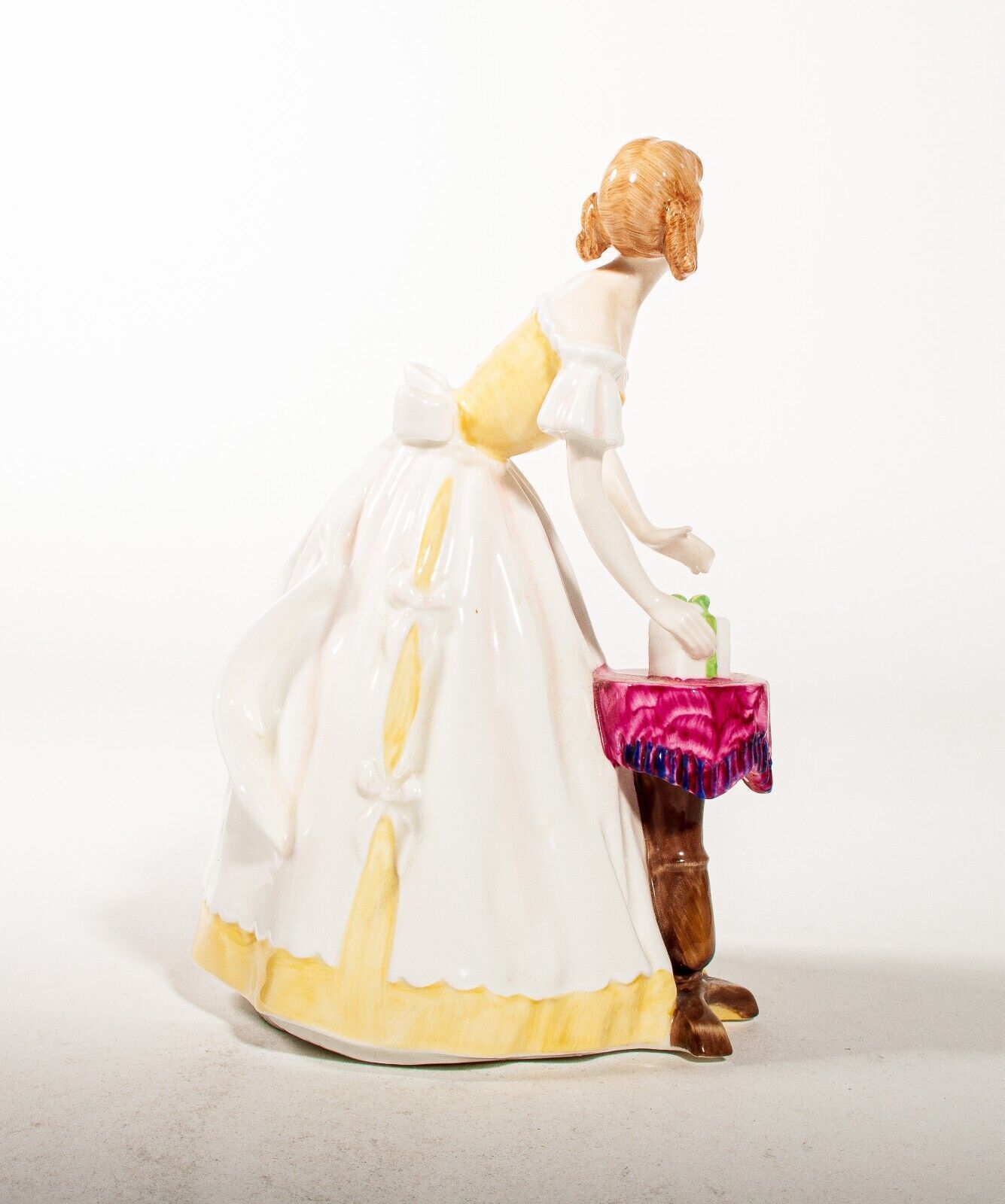 Royal Doulton Ladies Figure 'Happy Birthday' Hn3095 Boxed   Uk Made photo 105.0