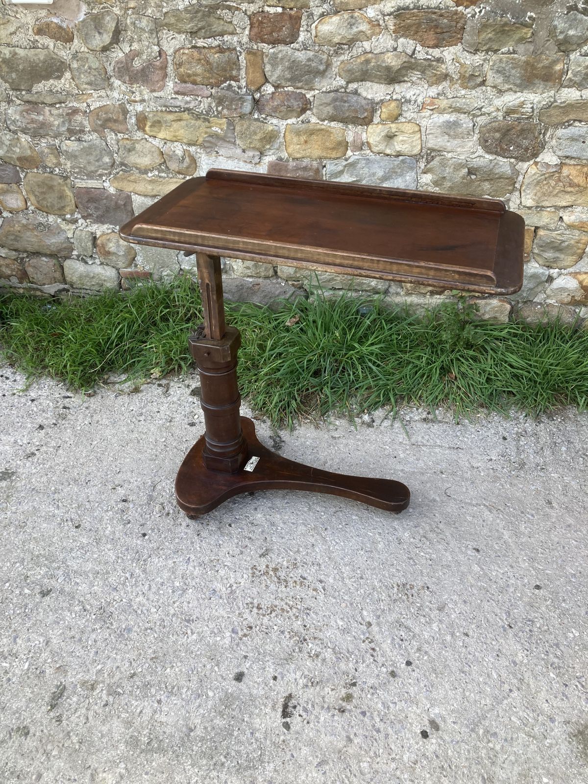 photo vinterior Victorian, Carters Of London ,Reading Table