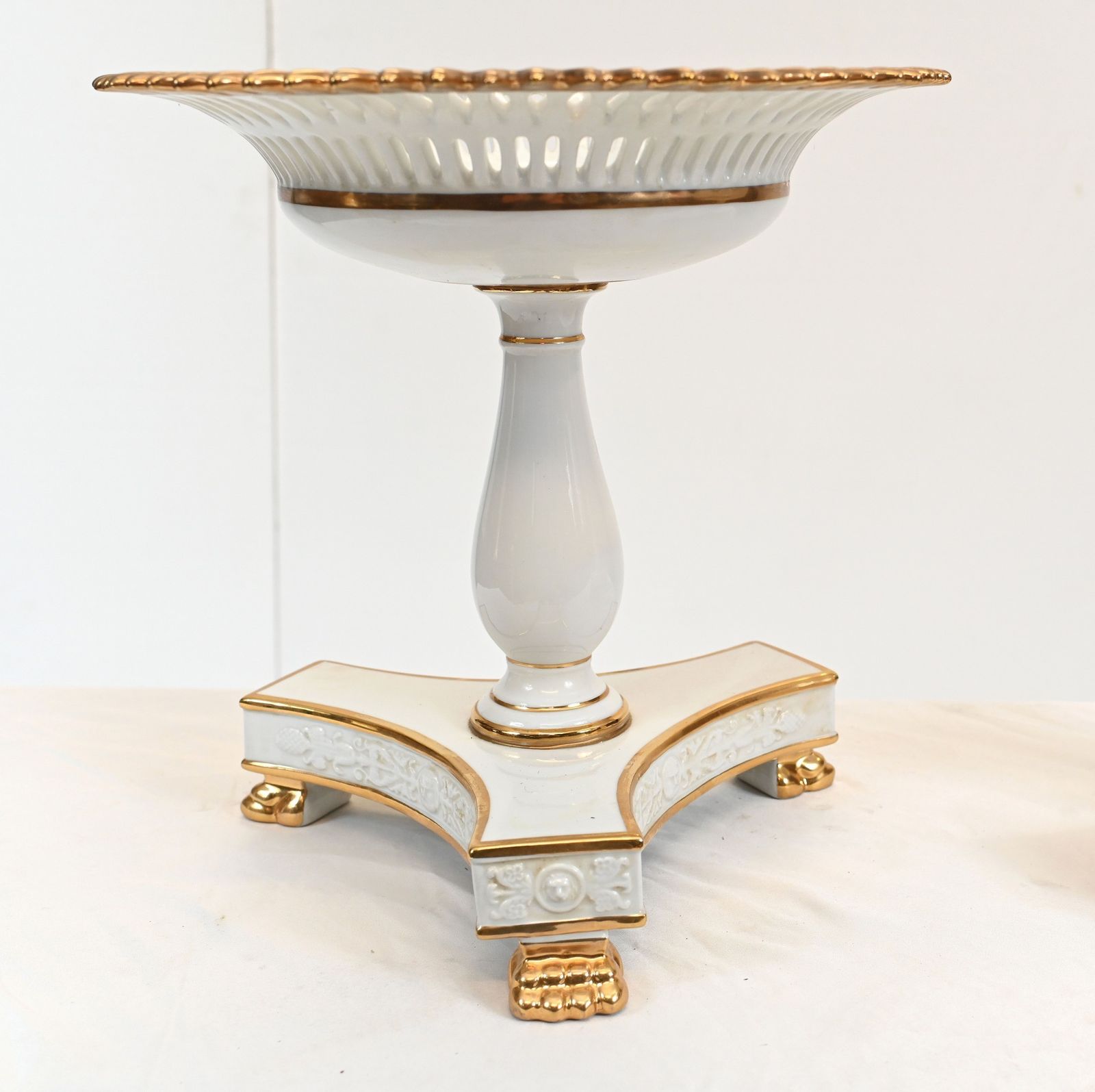 Pair Meissen Porcelain Comports Plate Stand Dishes photo buy