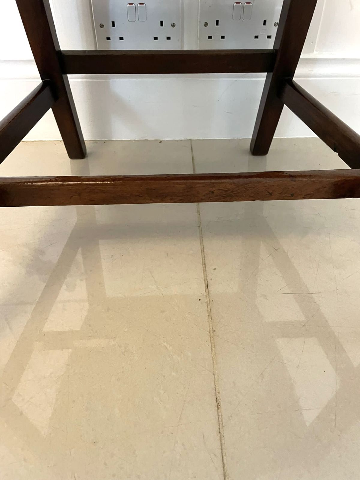 photo furniture Fine Set Of 8 Antique Mahogany Dining Chairs