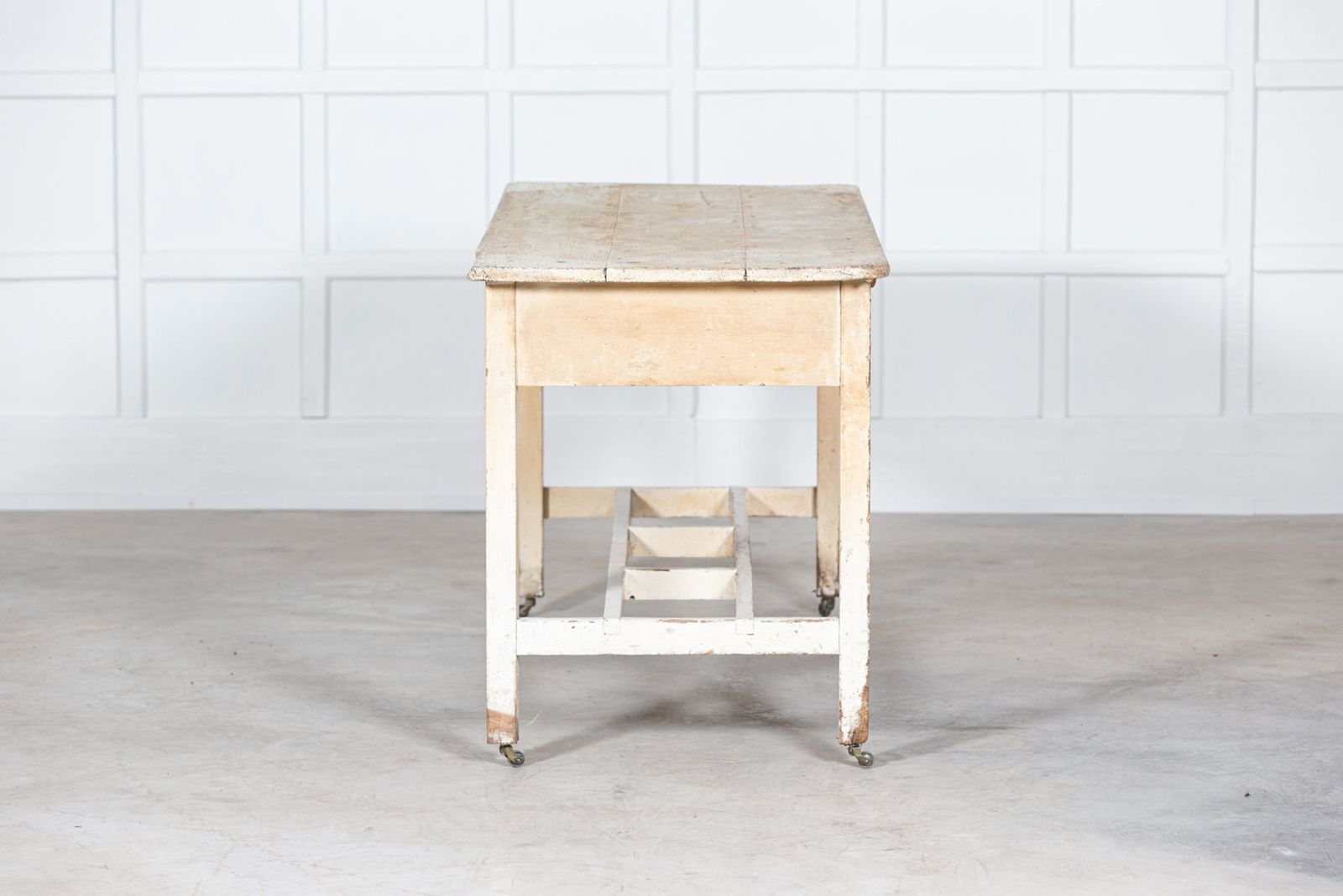 photo furniture 19thc Irish Painted Vernacular Pine Farmhouse Table