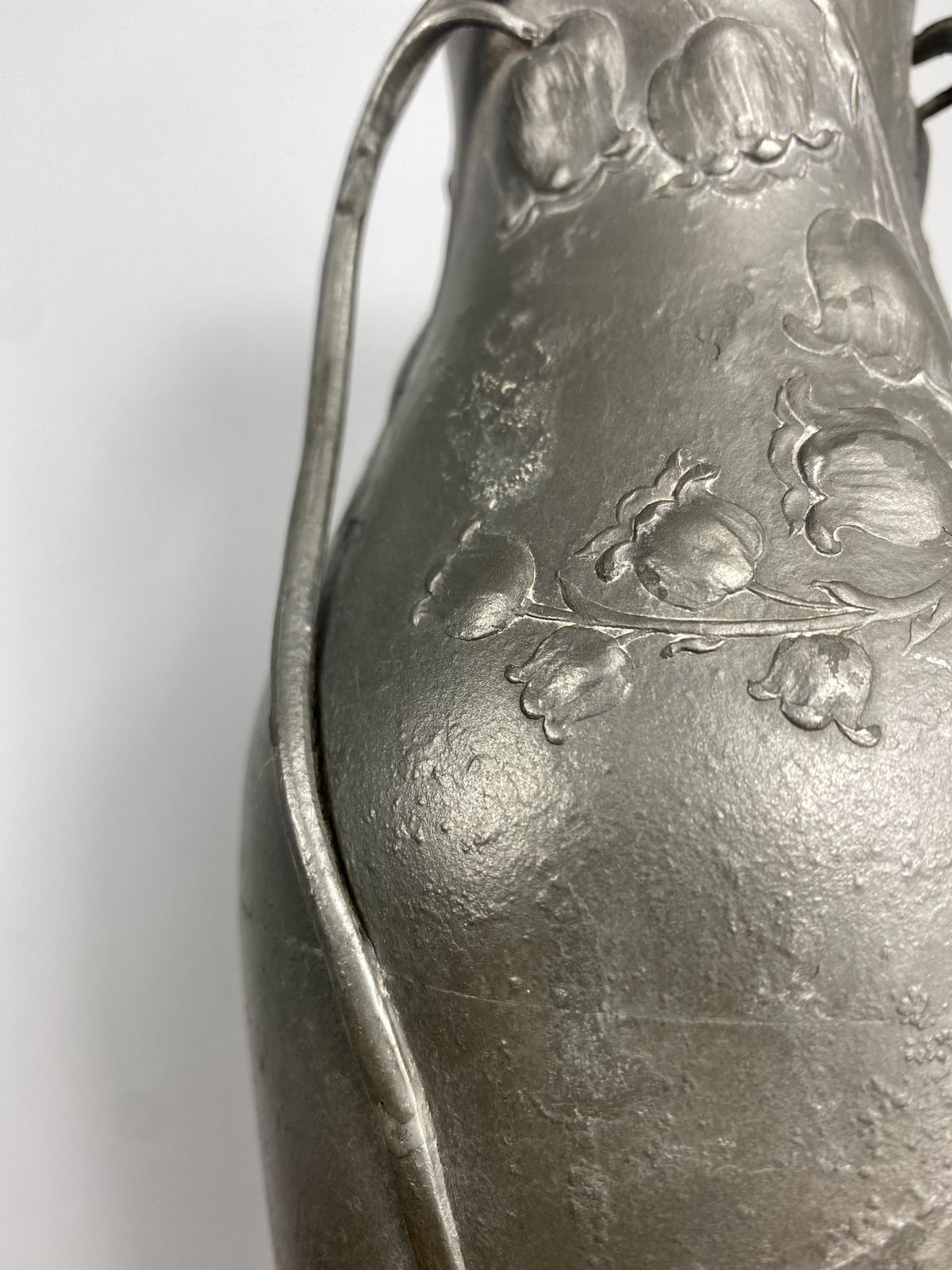Hugo Leven For Kayserzinn   Art Nouveau Floral Pewter Vase N° 4312, 1900s Germany photo vinterior
