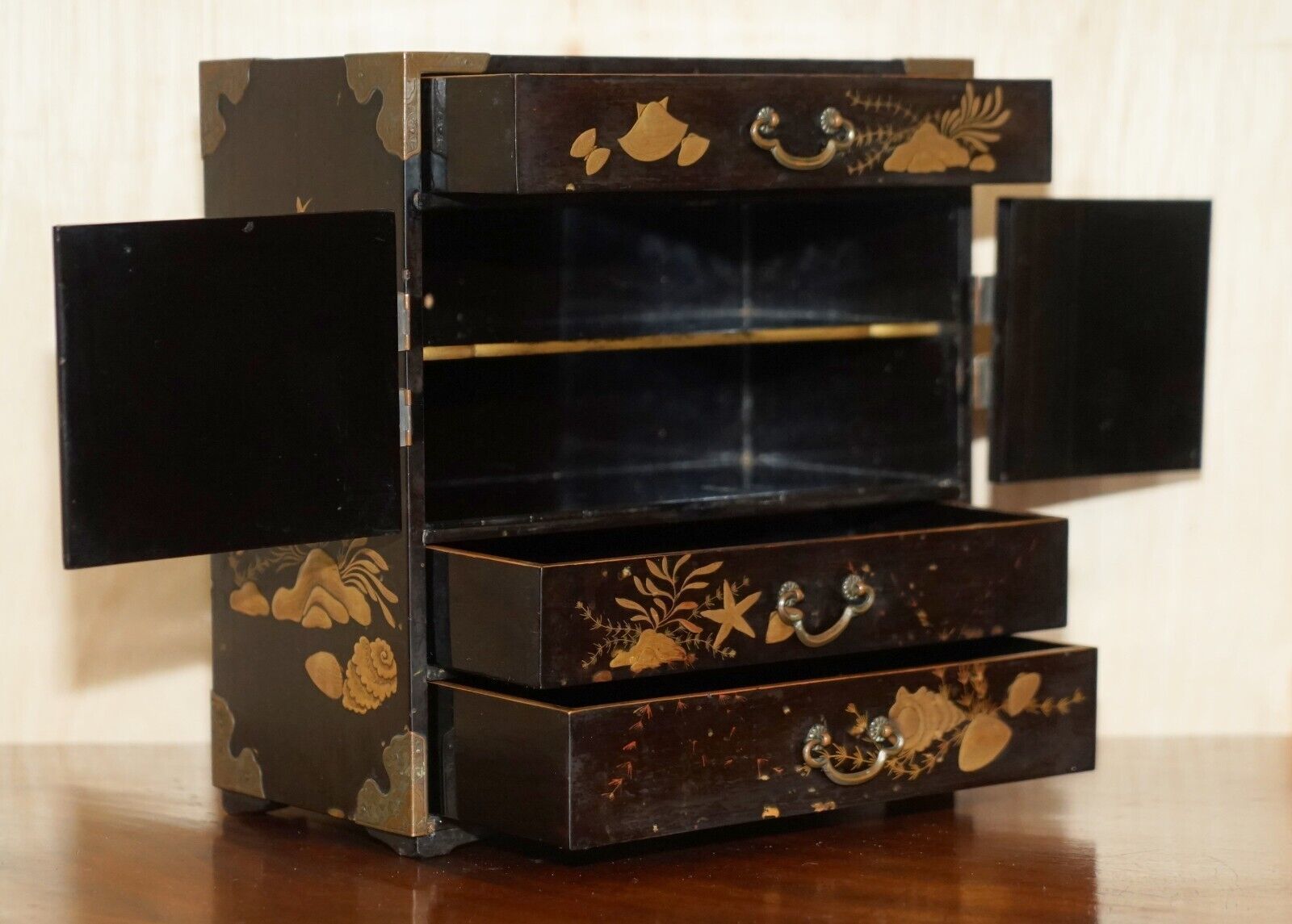 photo furniture Fine Antique Collectable Chinese Table Top Cabinet Jewellery Collectors Storage